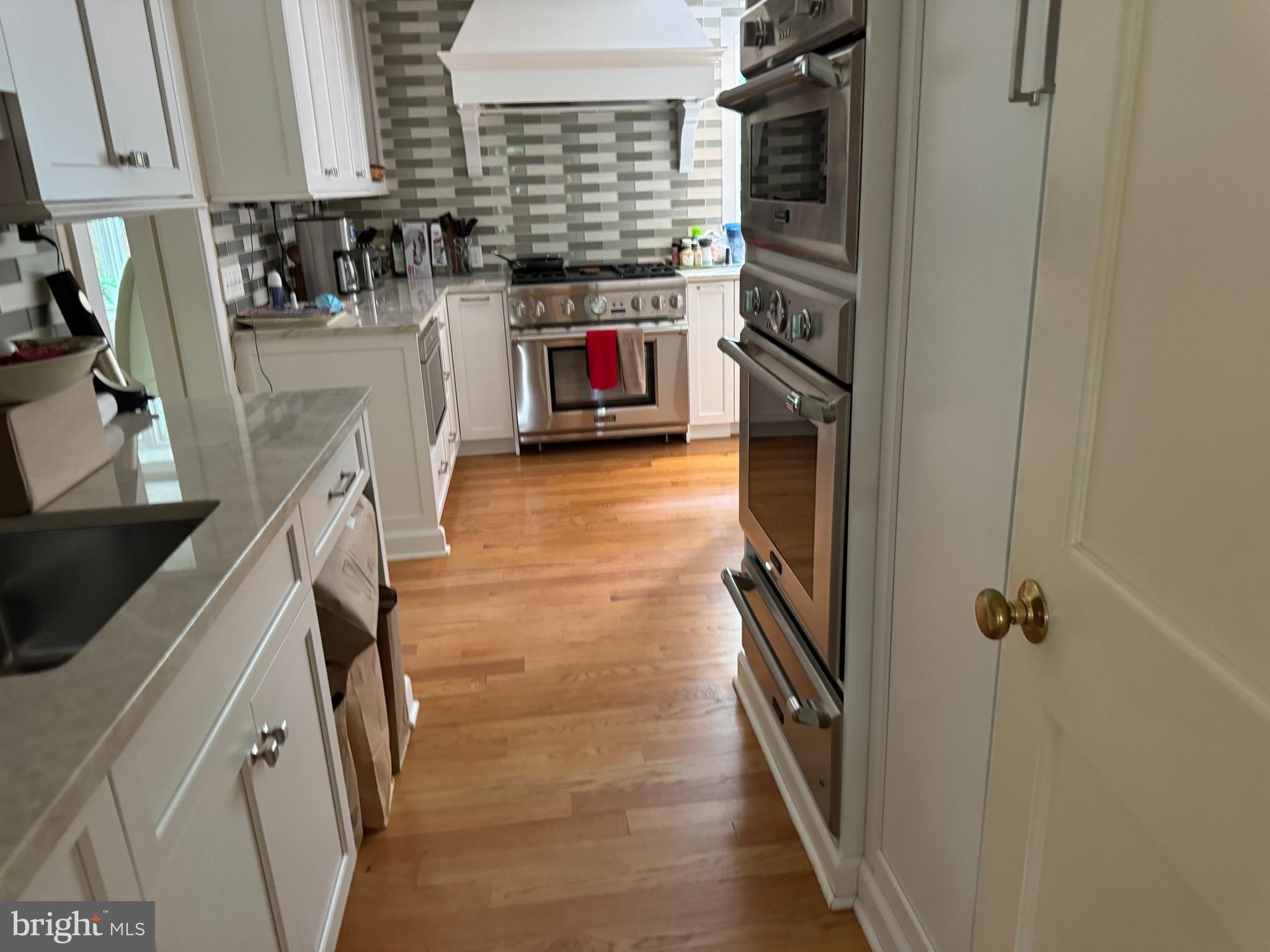 Real estate listing preview #9