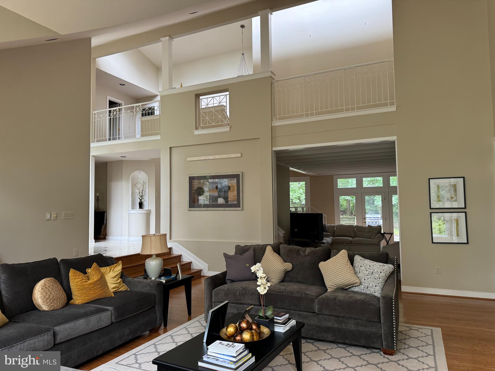 Real estate listing preview #12