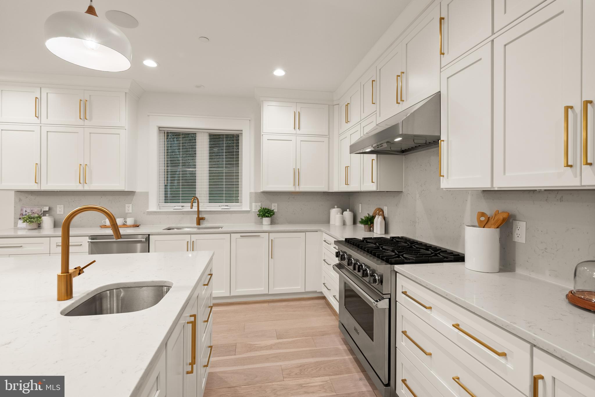 Real estate listing preview #32