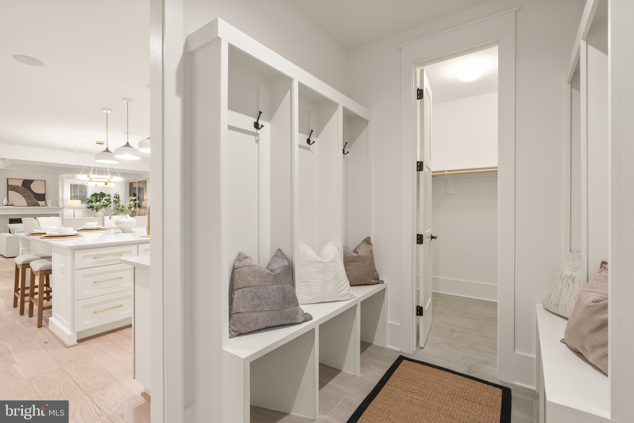 Real estate listing preview #17