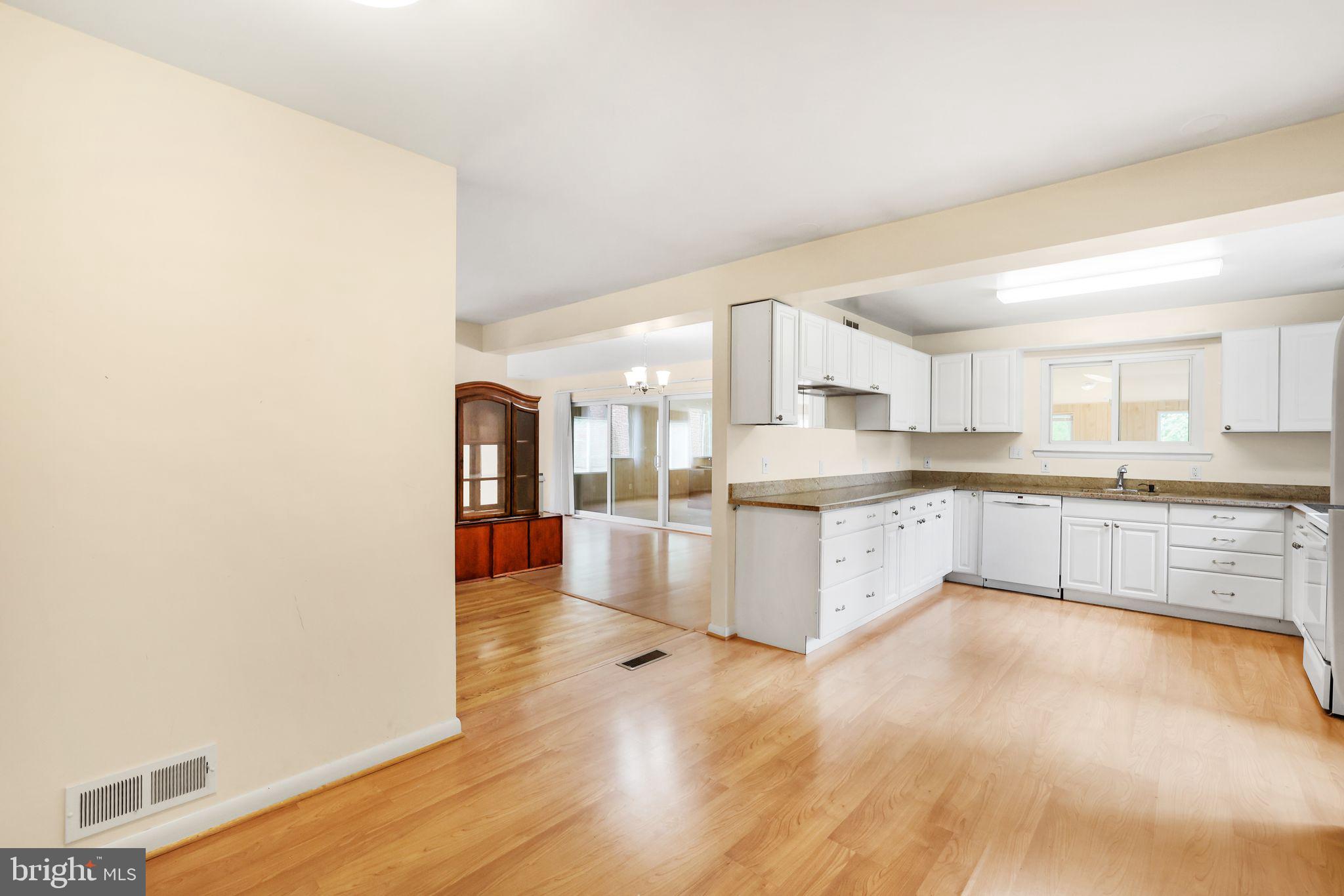 Real estate listing preview #2