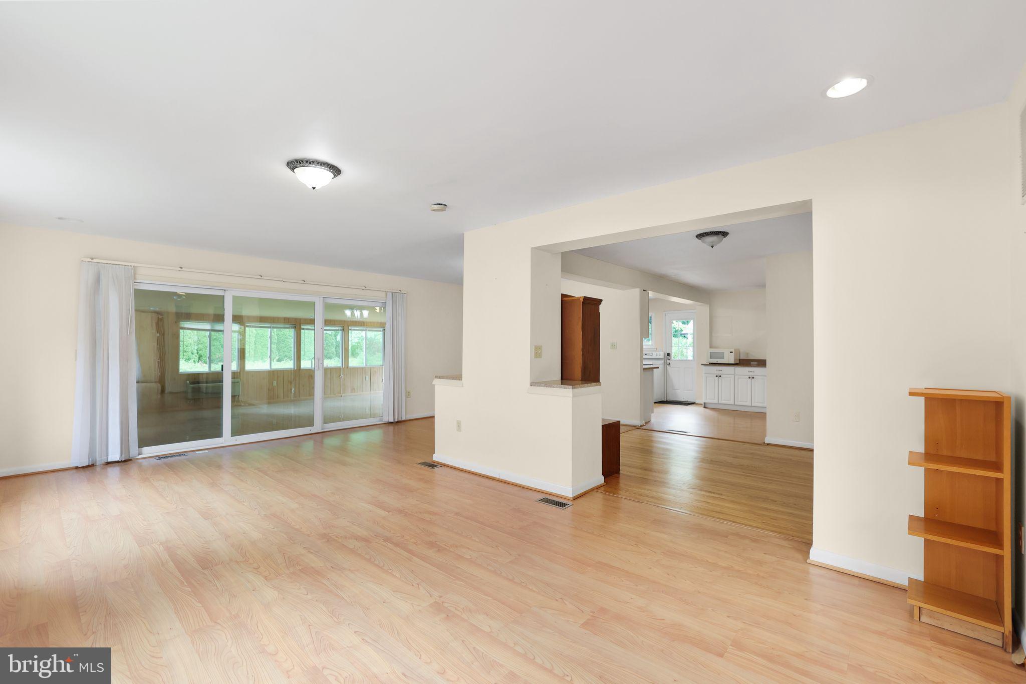 Real estate listing preview #11