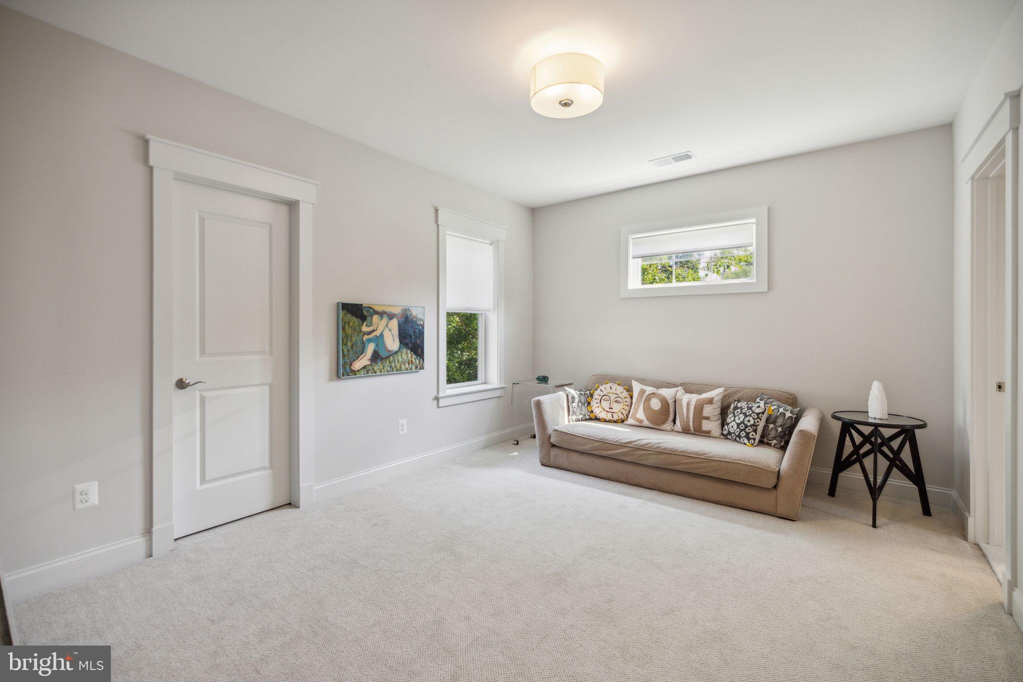 Real estate listing preview #25