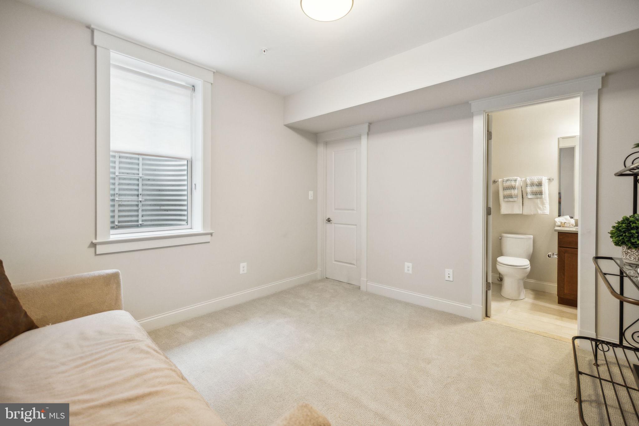 Real estate listing preview #32