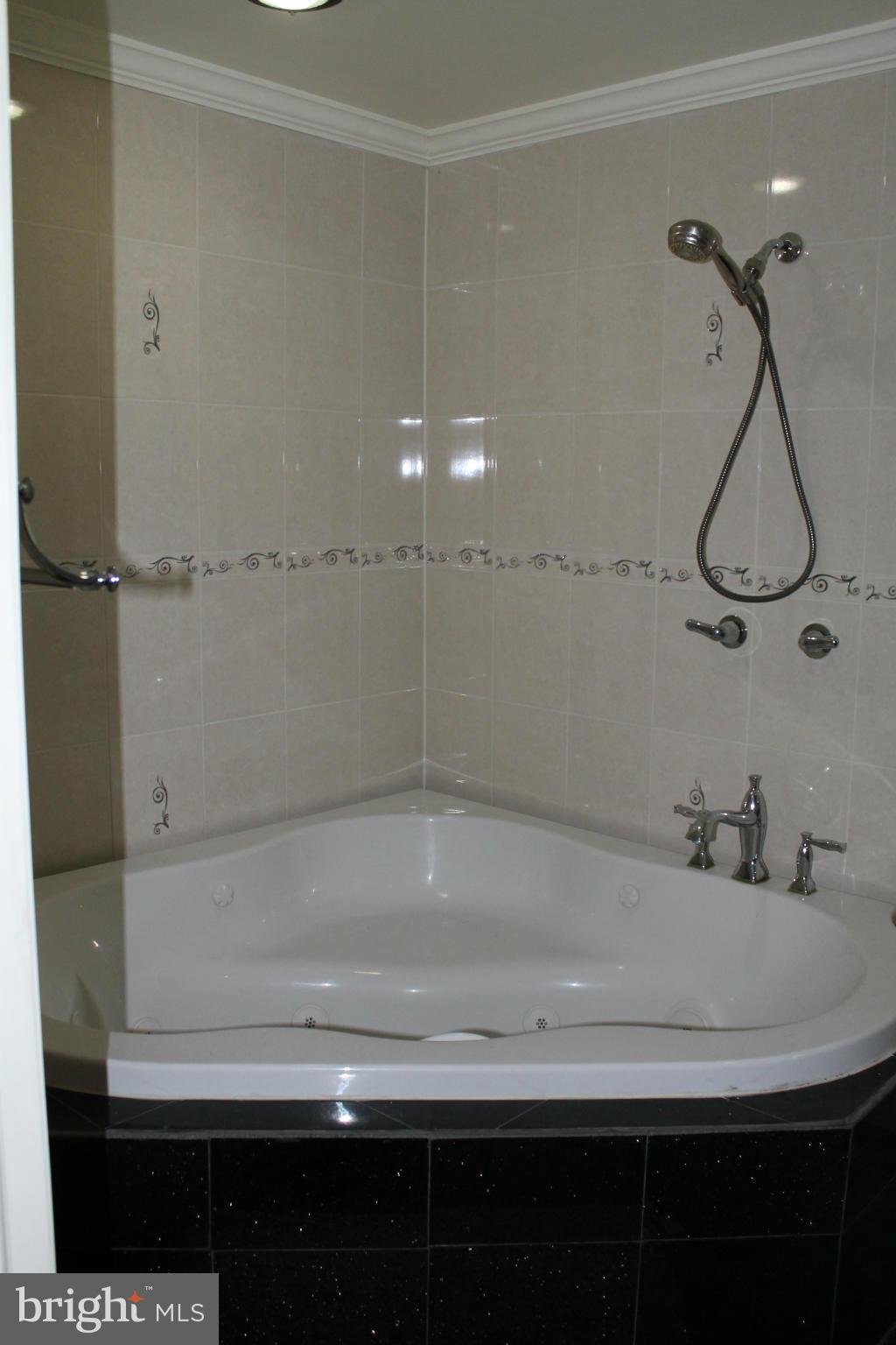 Real estate listing preview #40