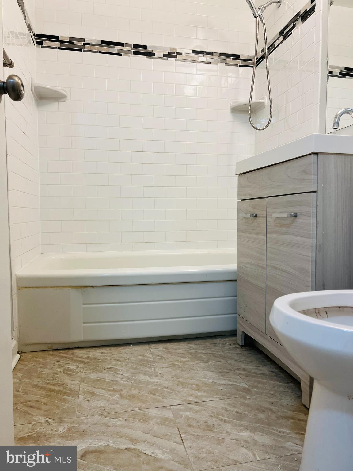 Real estate listing preview #5