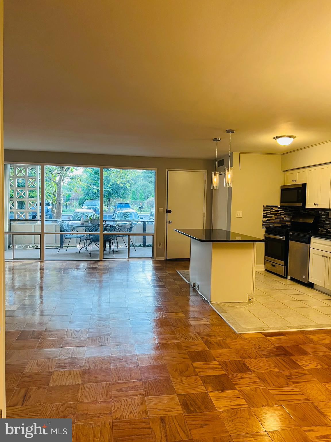 Real estate listing preview #6