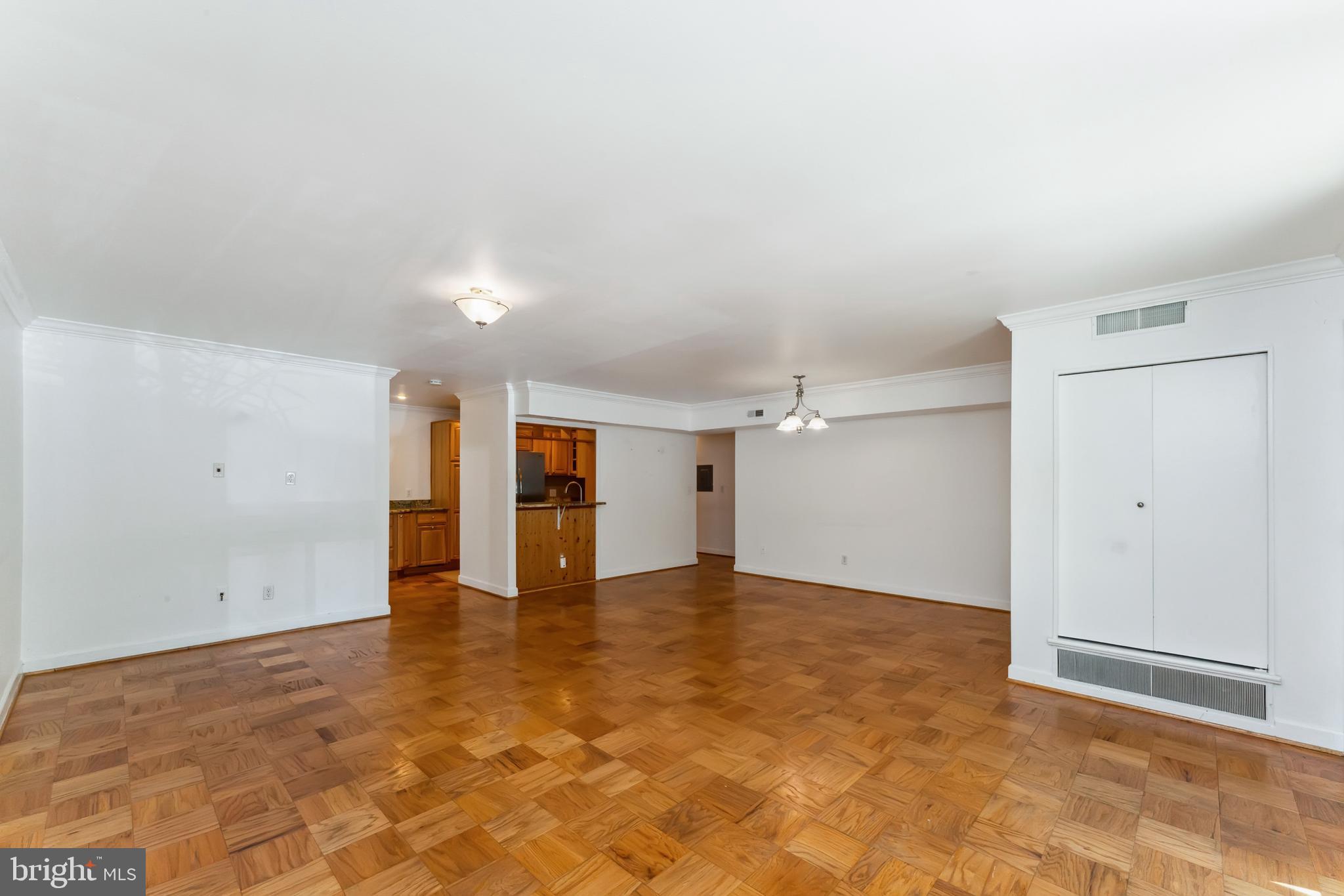 Real estate listing preview #6