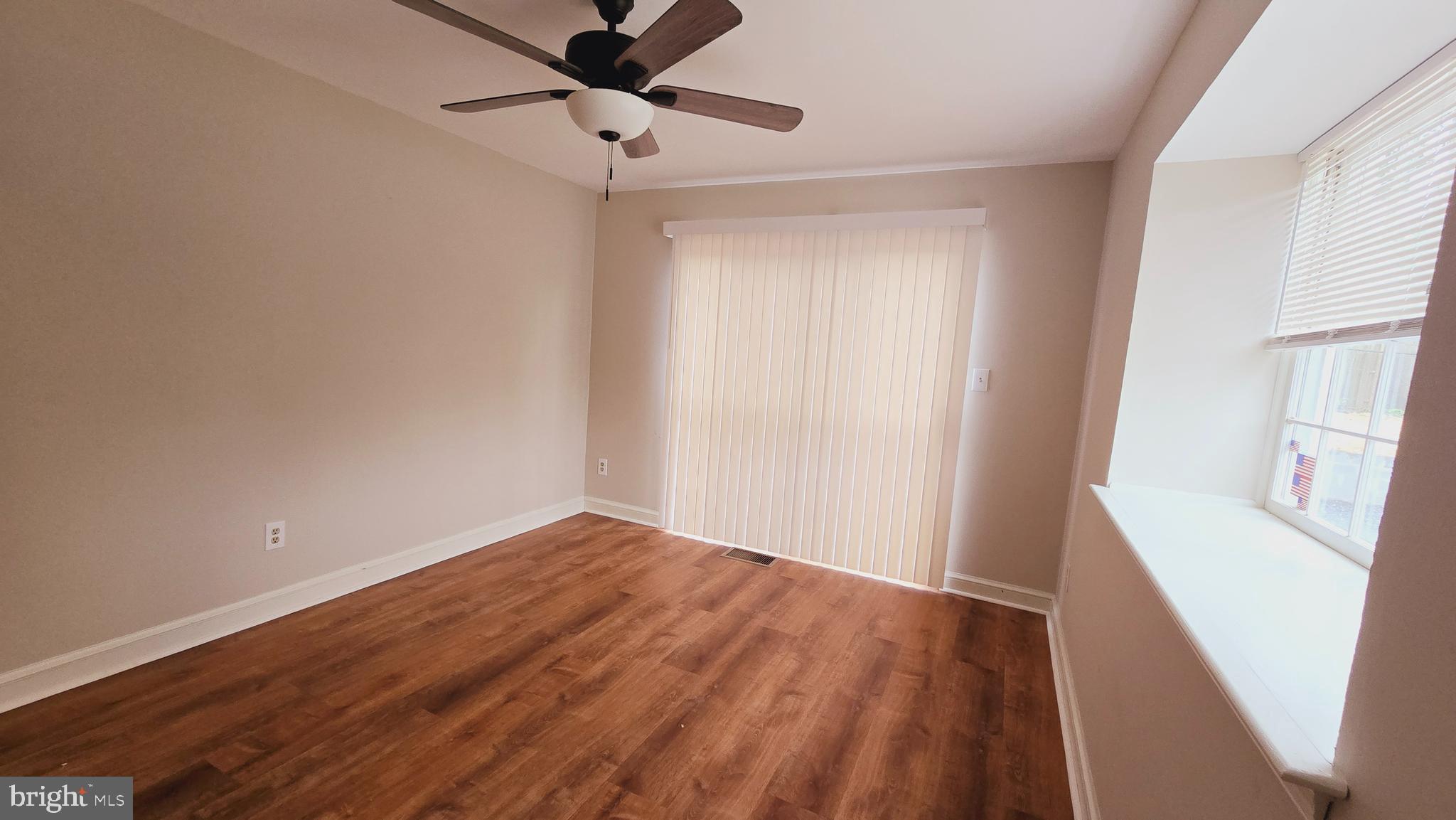 Real estate listing preview #14