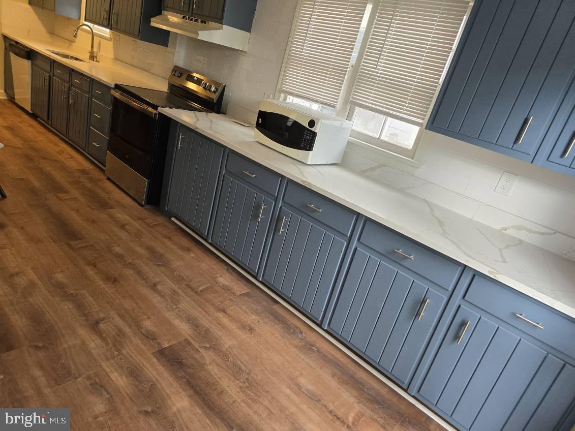 Real estate listing preview #12