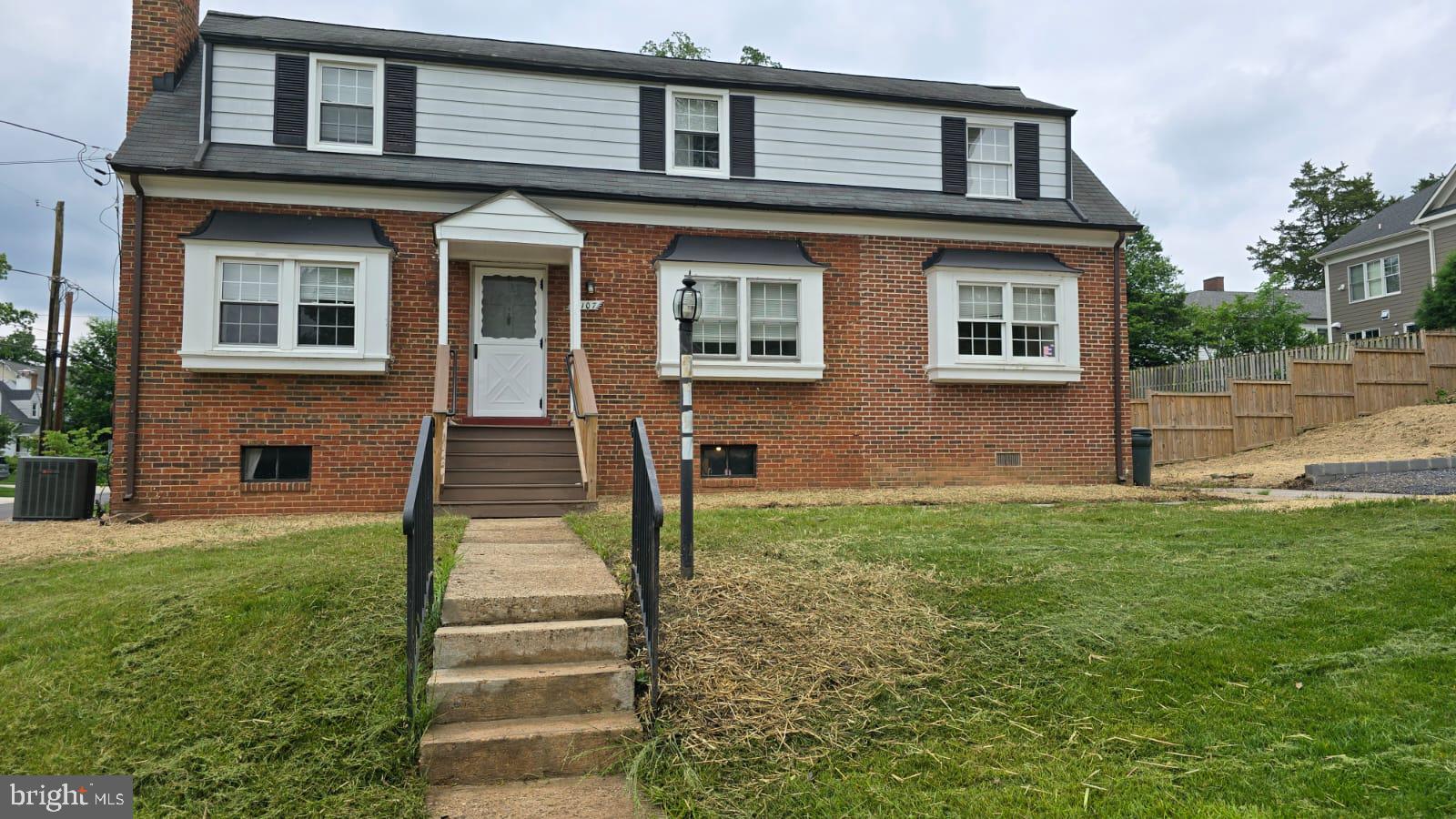 Real estate listing preview #1