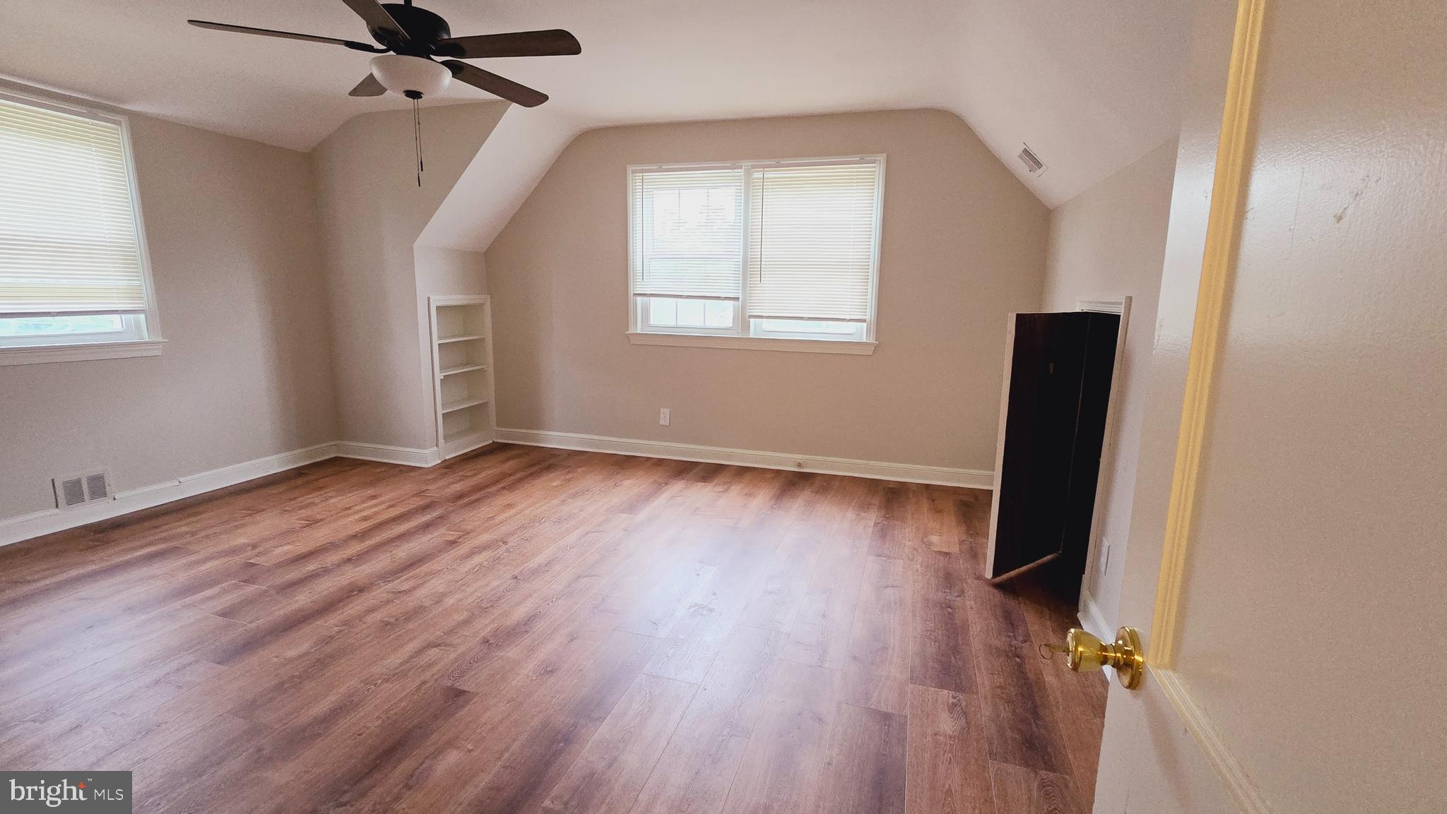 Real estate listing preview #18