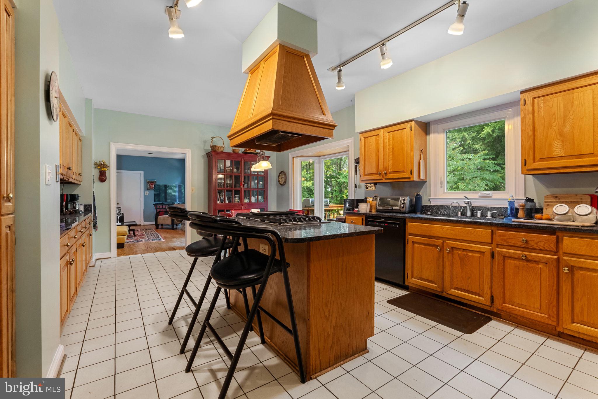 Real estate listing preview #14