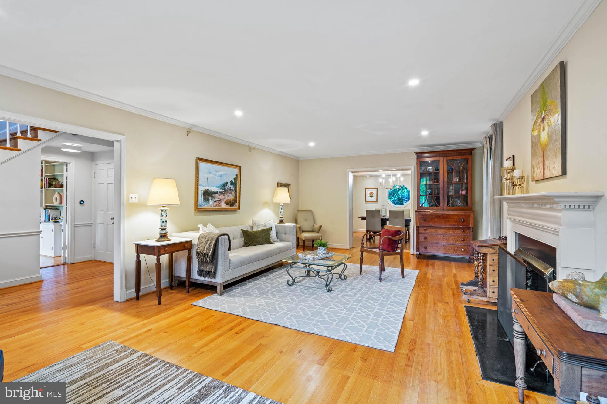 Real estate listing preview #8