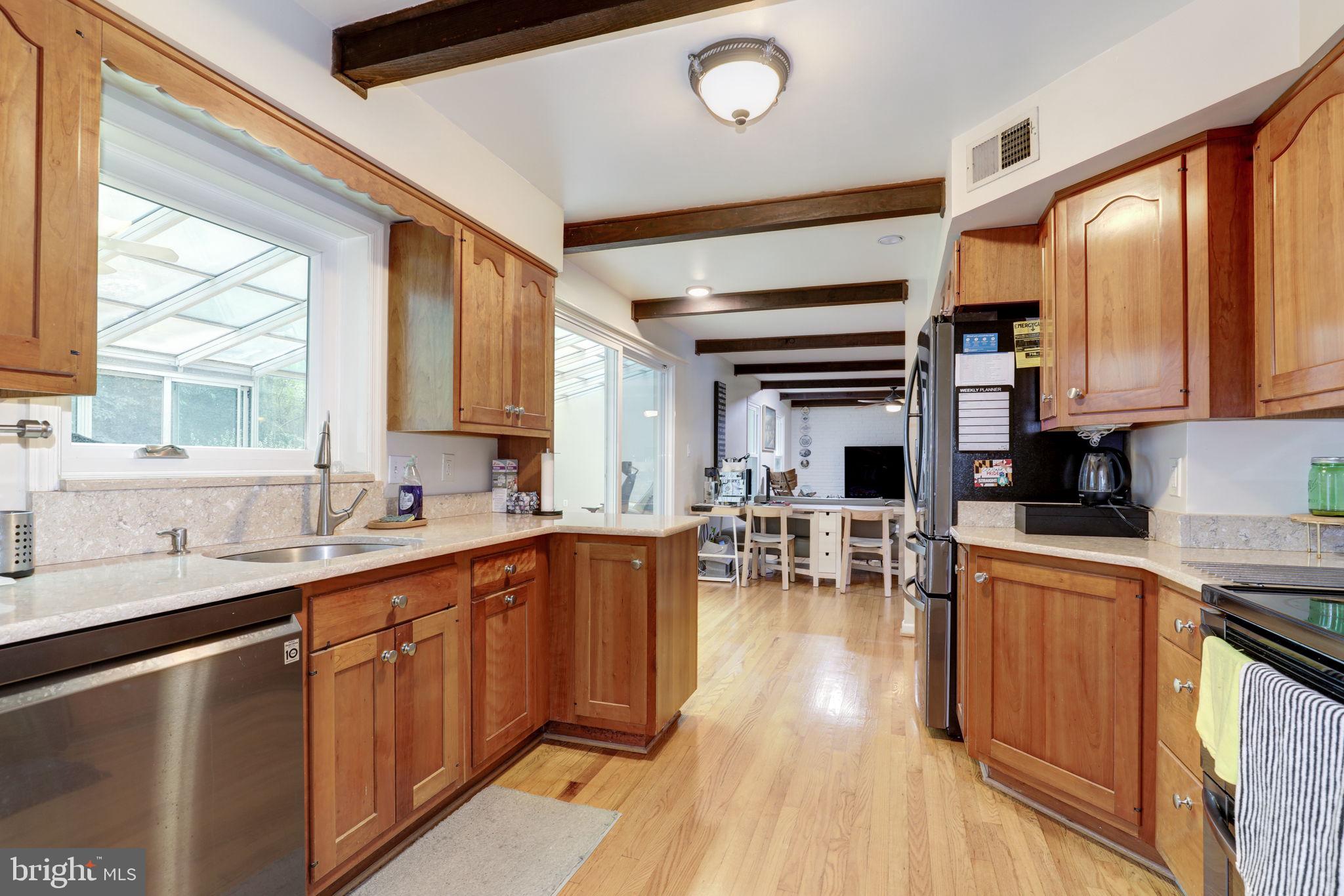 Real estate listing preview #12