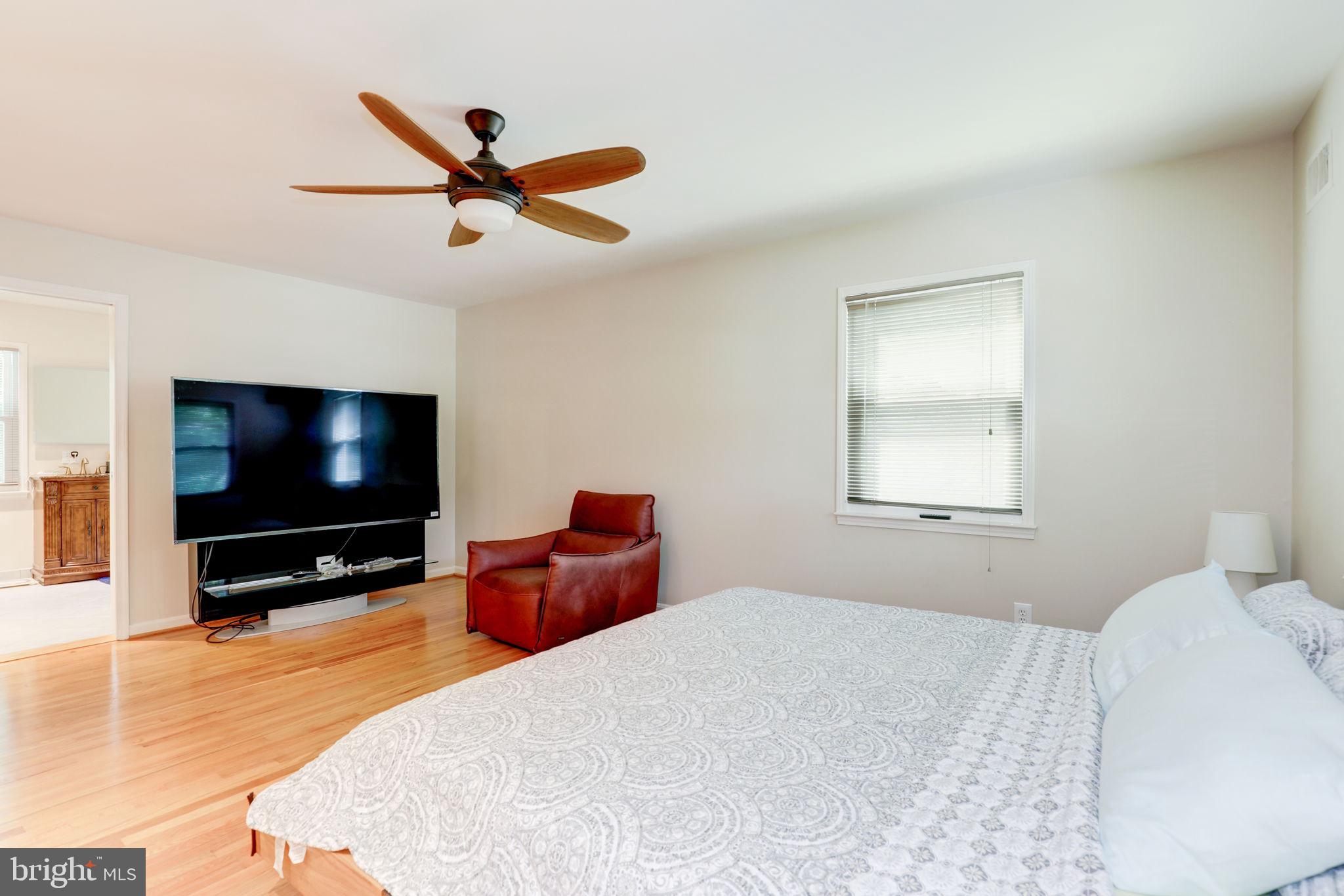 Real estate listing preview #24