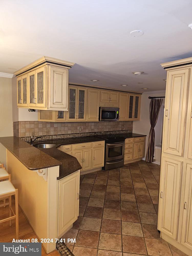 Real estate listing preview #11