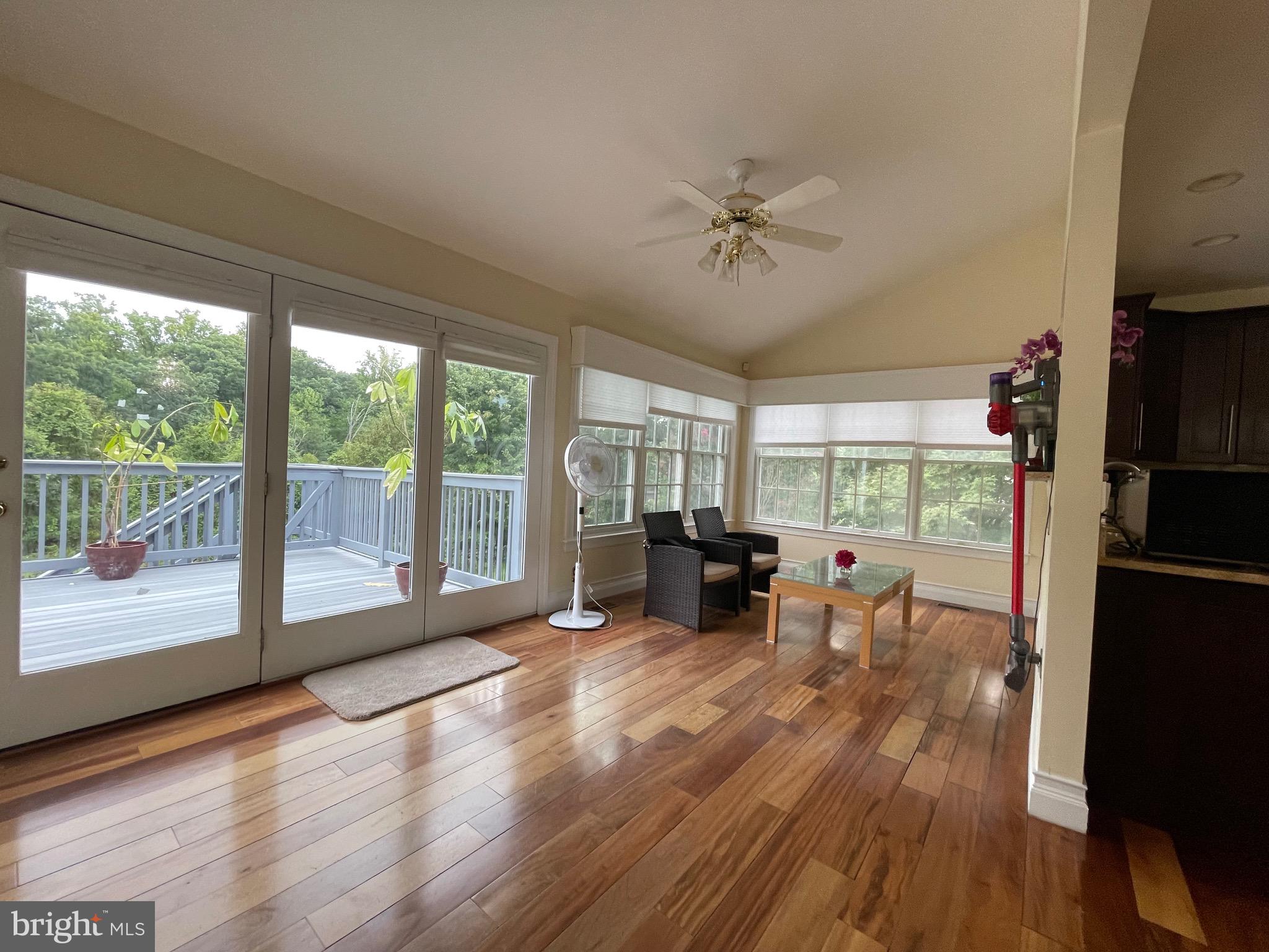 Real estate listing preview #24