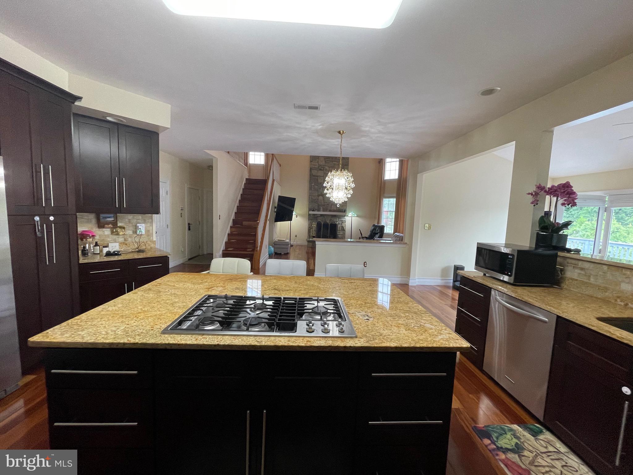 Real estate listing preview #25