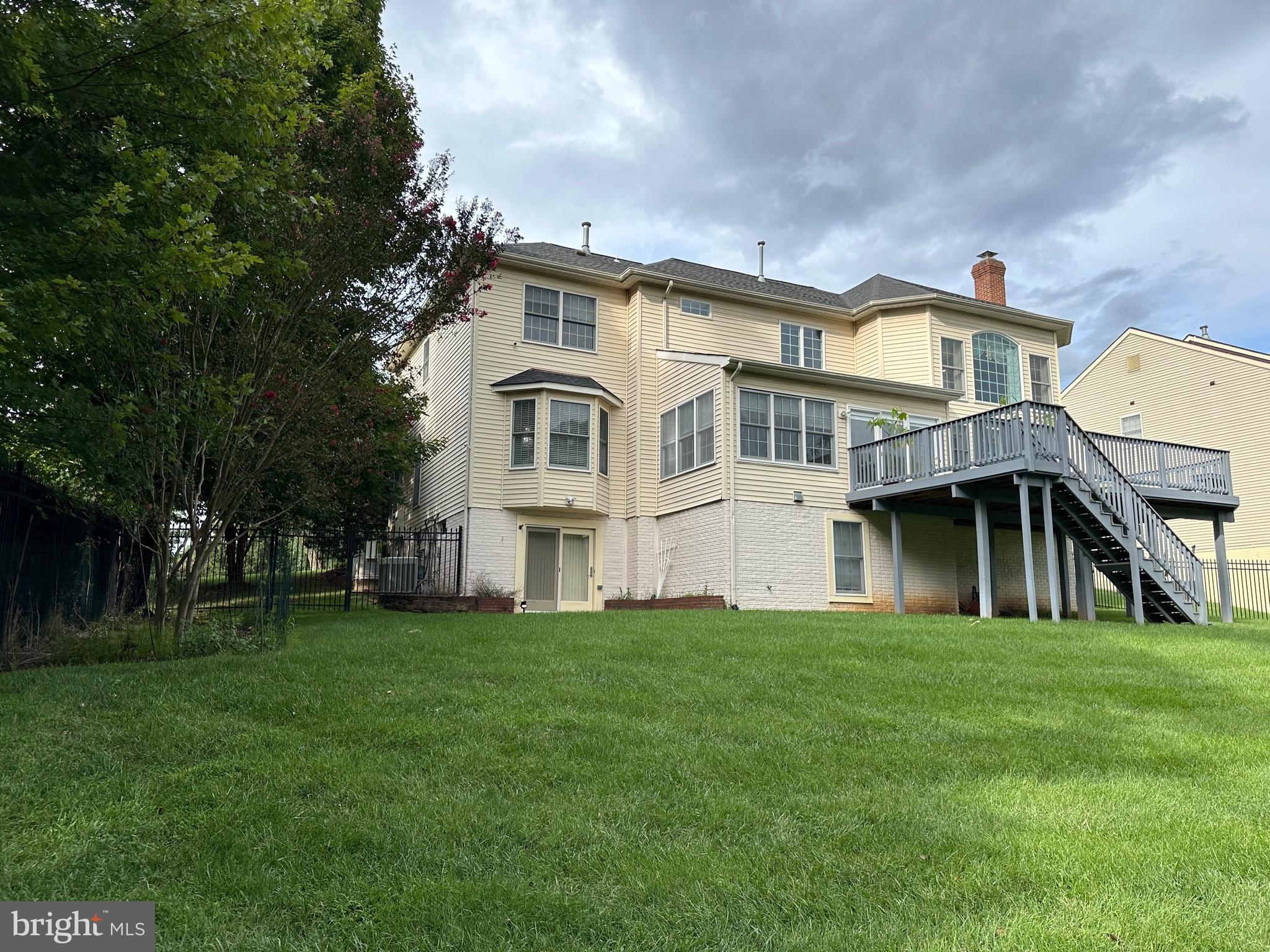 Real estate listing preview #8