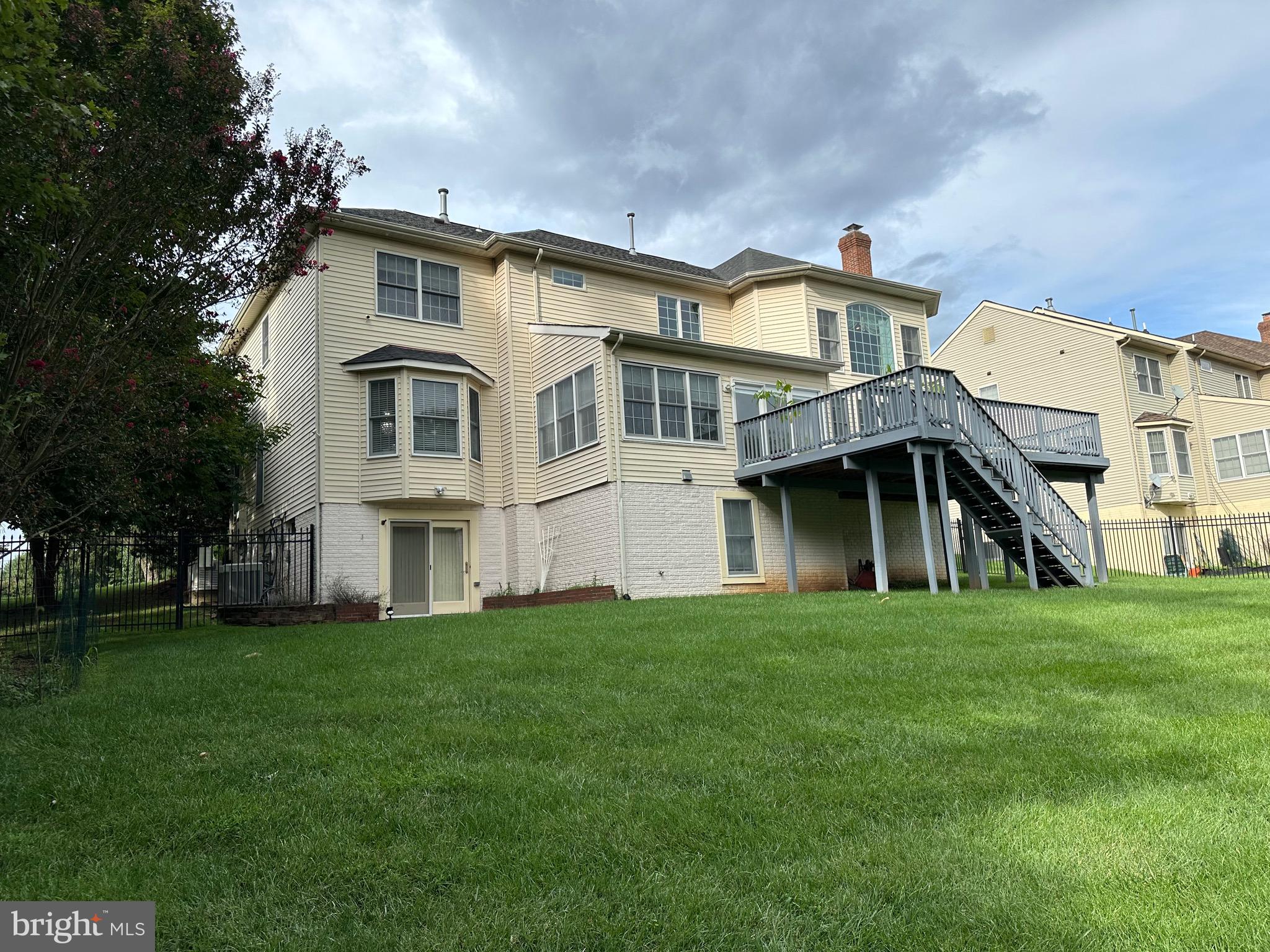 Real estate listing preview #9