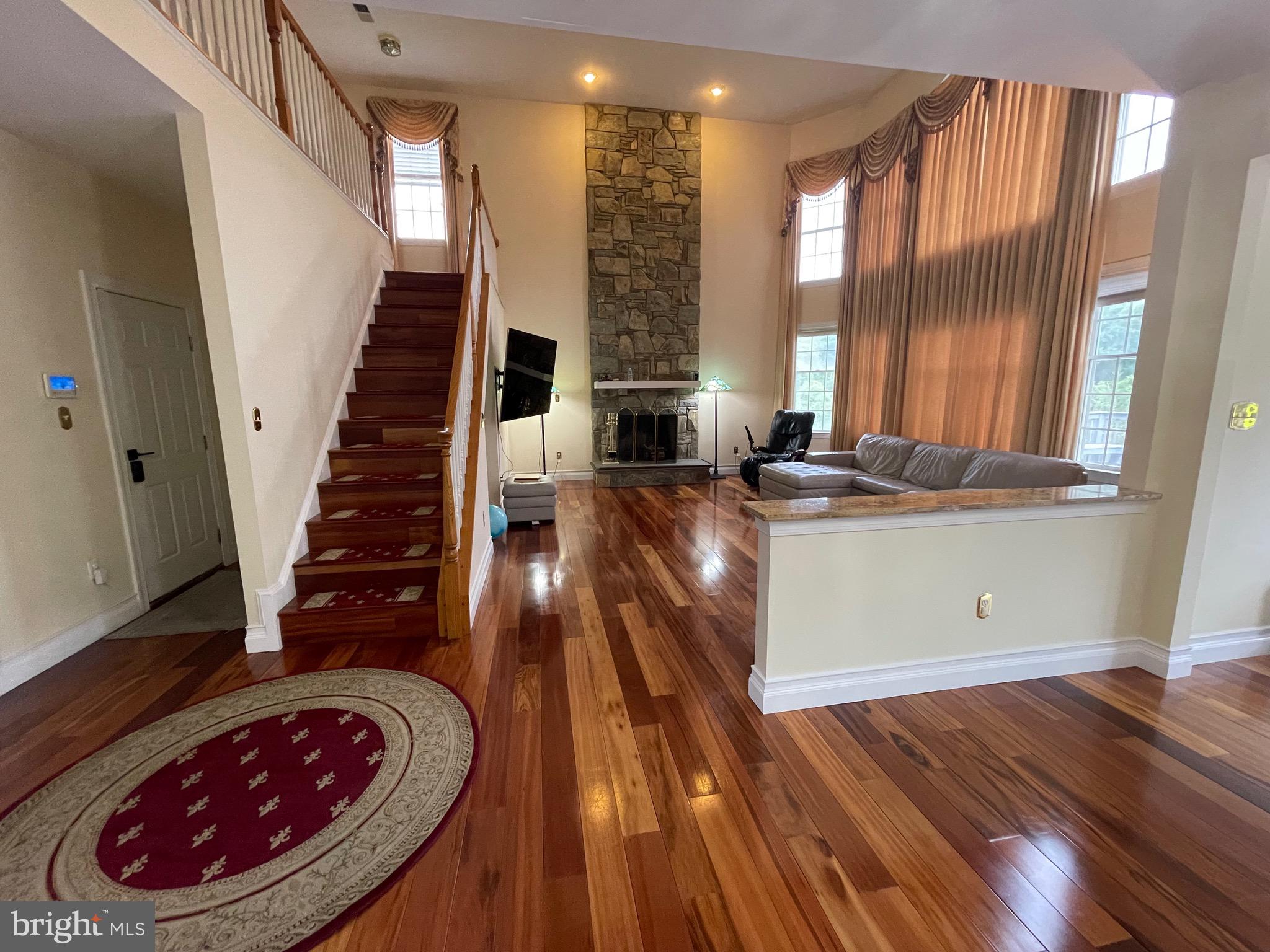 Real estate listing preview #16