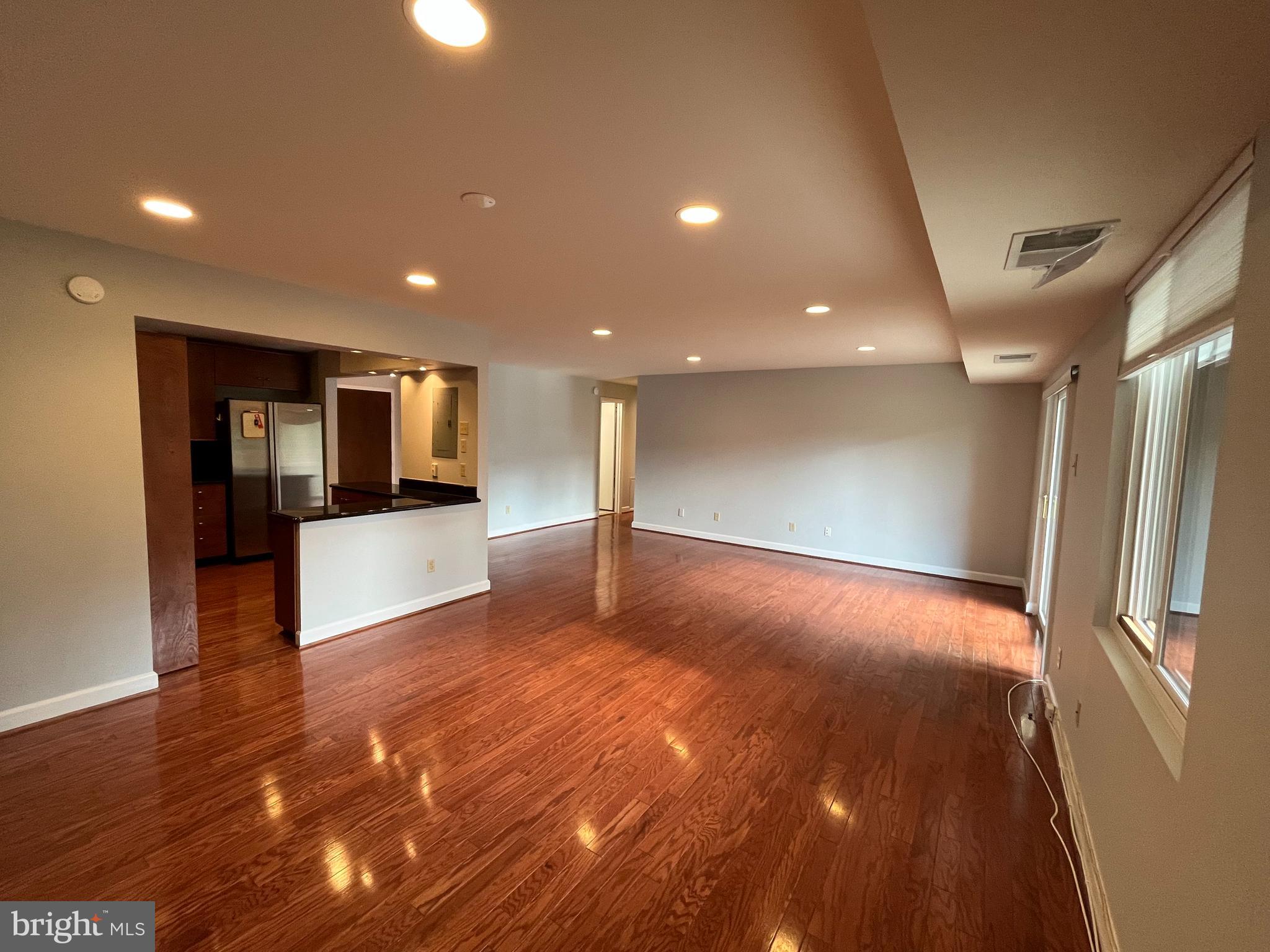 Real estate listing preview #4