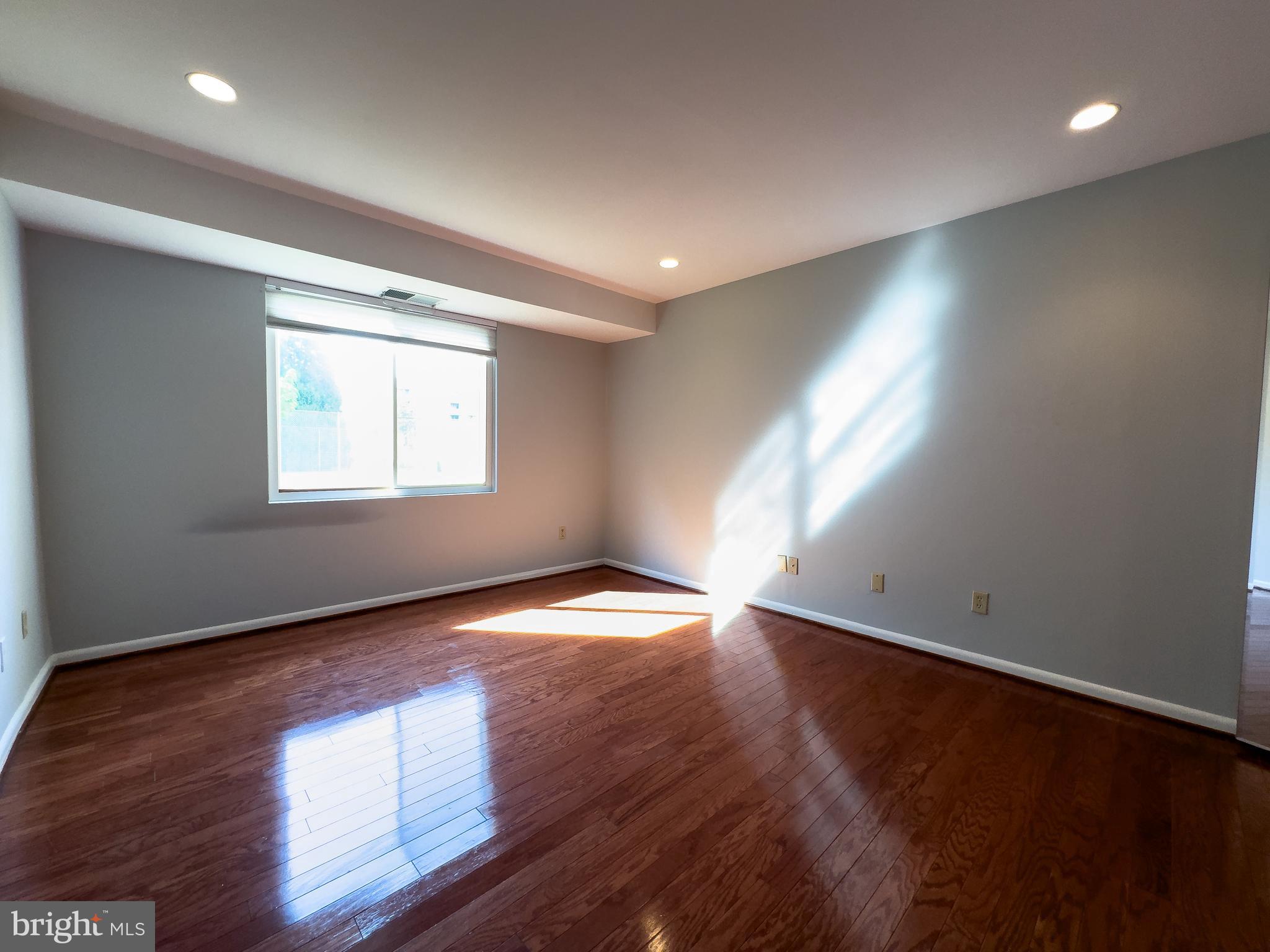 Real estate listing preview #18