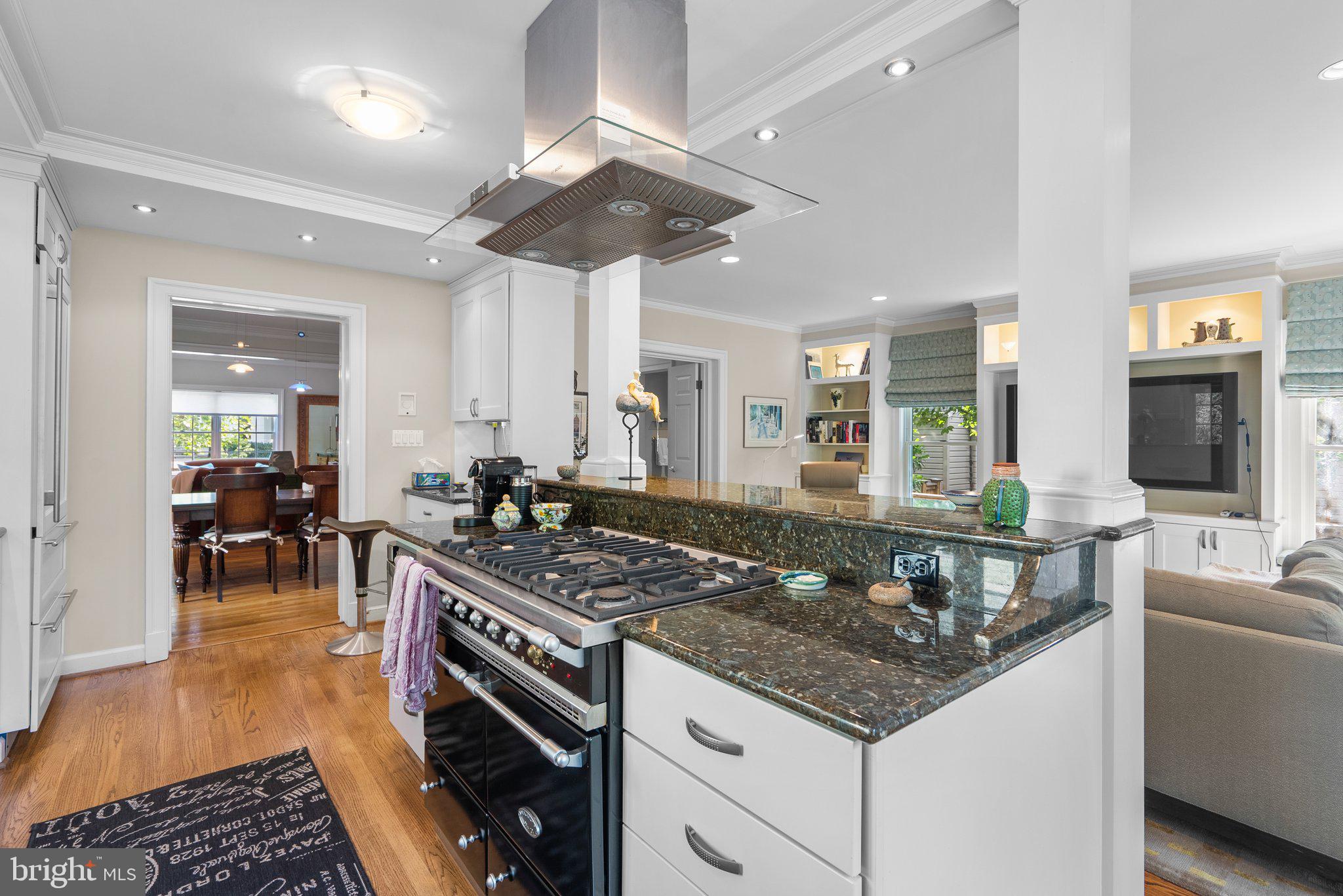 Real estate listing preview #16