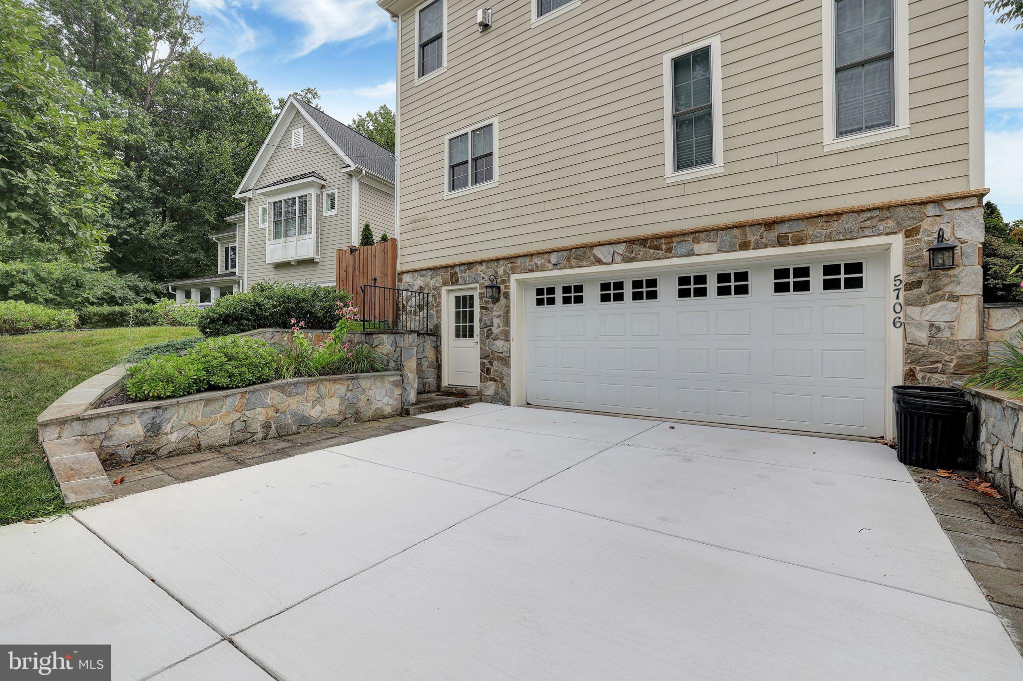 Real estate listing preview #17