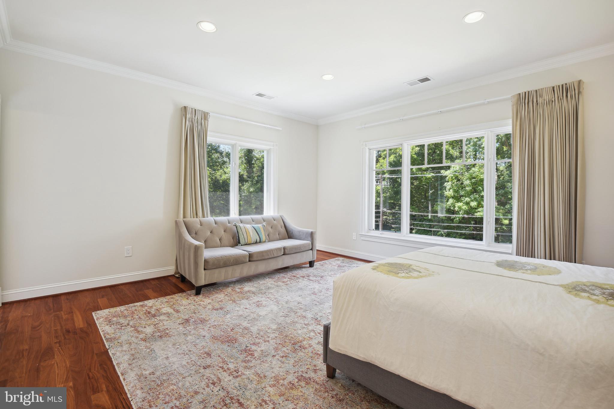 Real estate listing preview #48