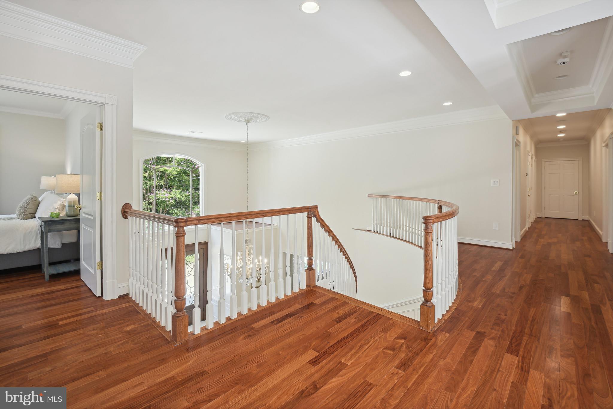 Real estate listing preview #12