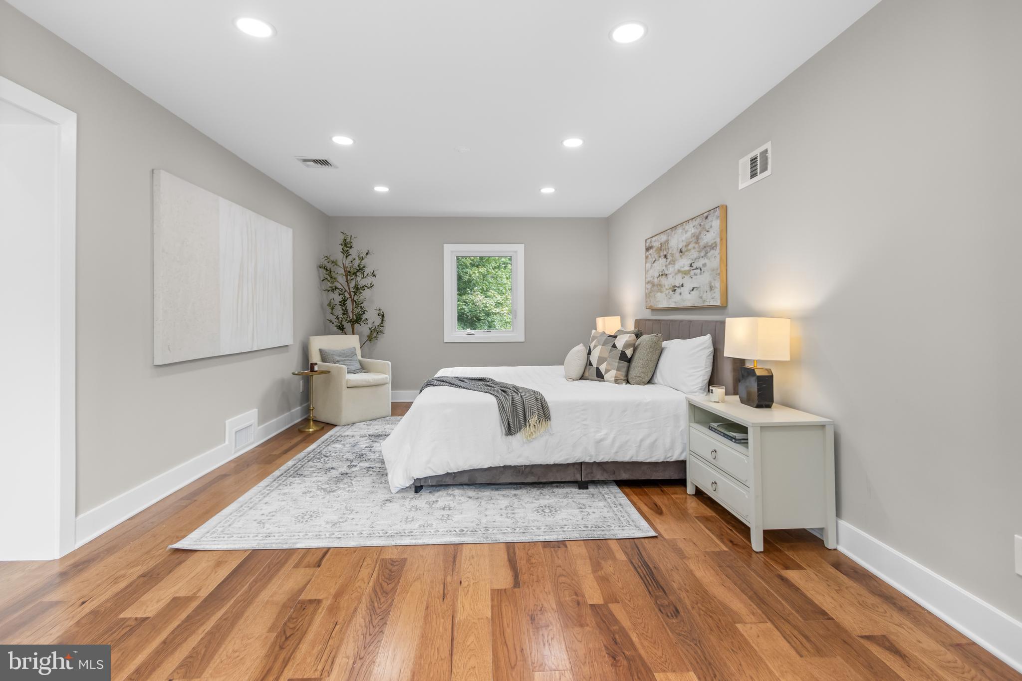 Real estate listing preview #32