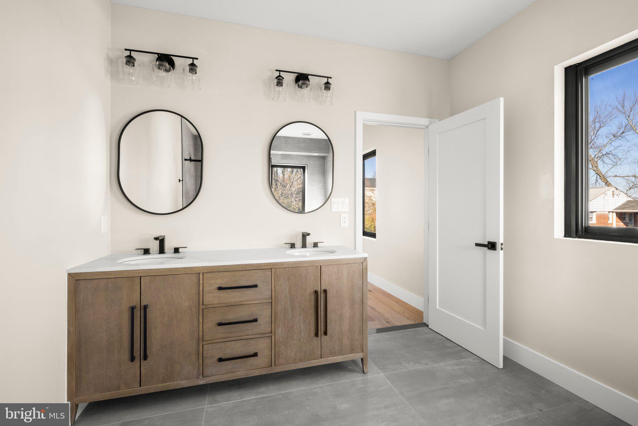 Real estate listing preview #12