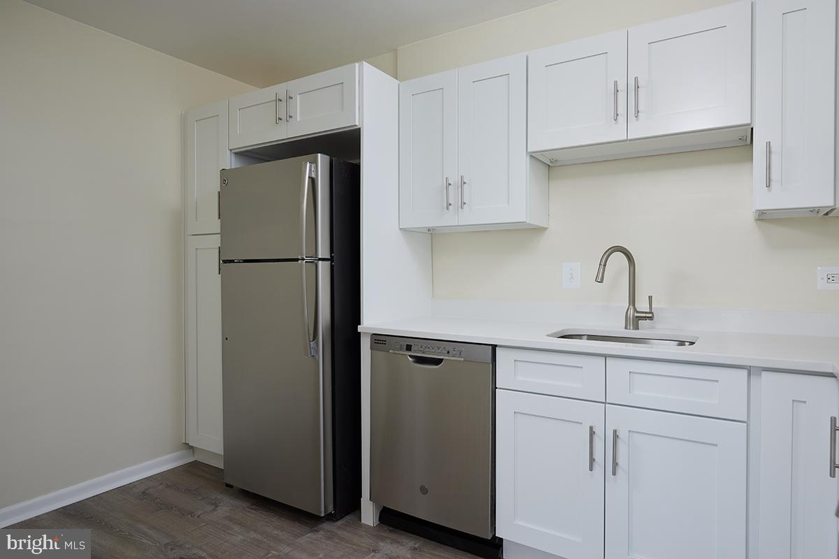 Real estate listing preview #16