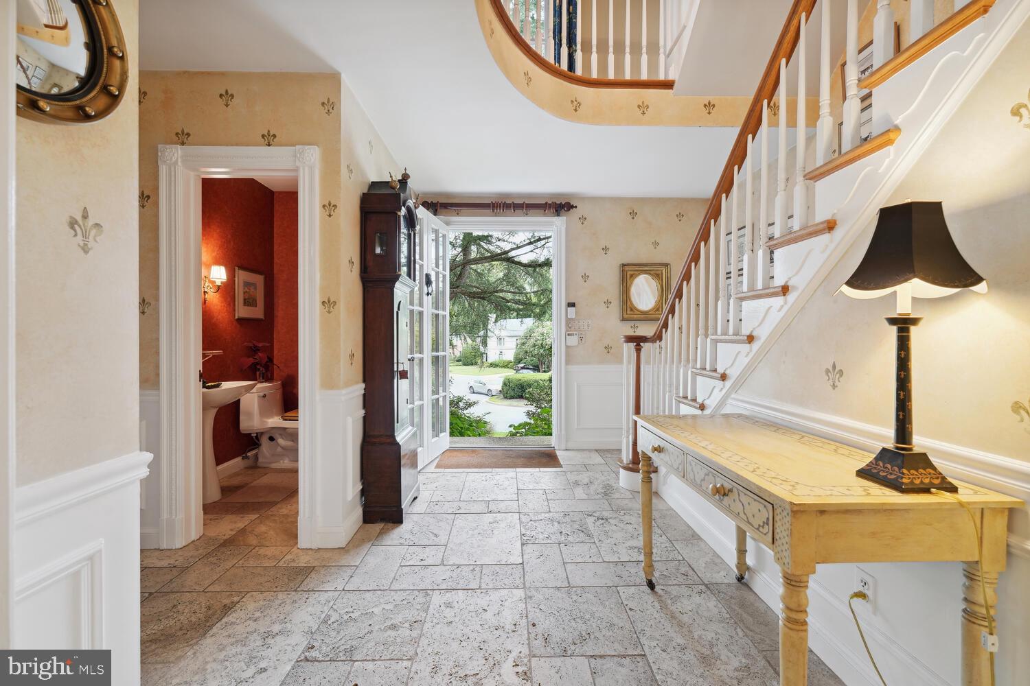 Real estate listing preview #6