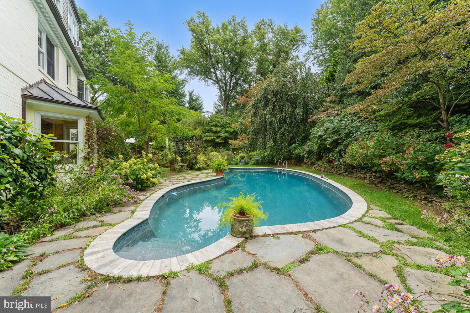 Real estate listing preview #48