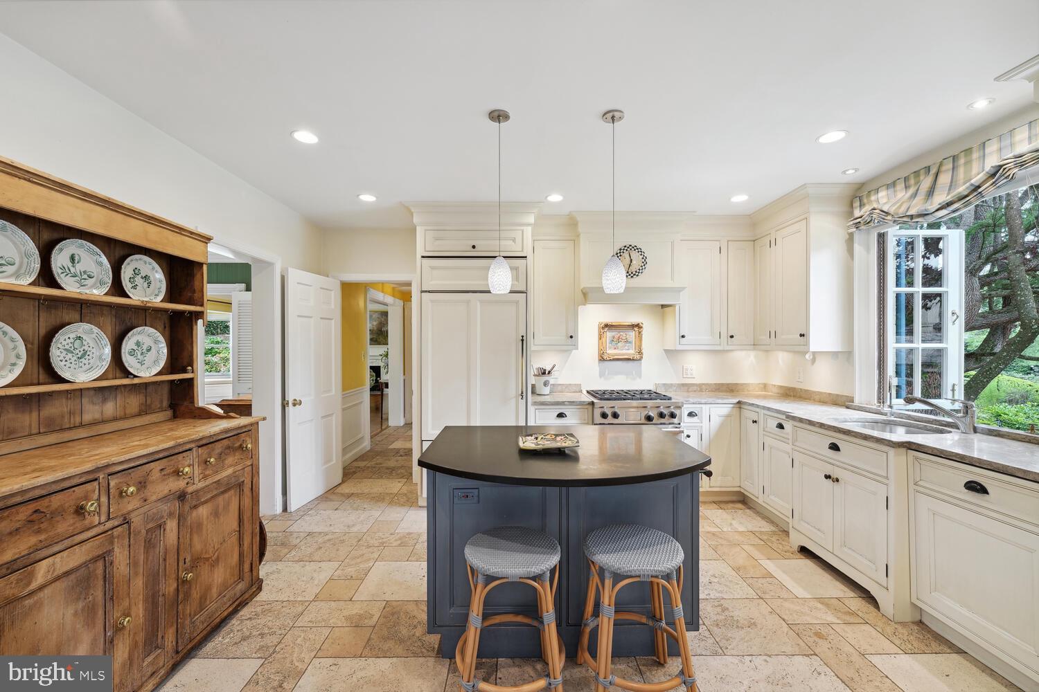 Real estate listing preview #14