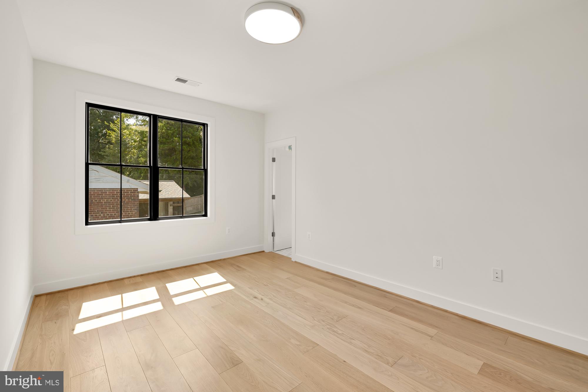 Real estate listing preview #42