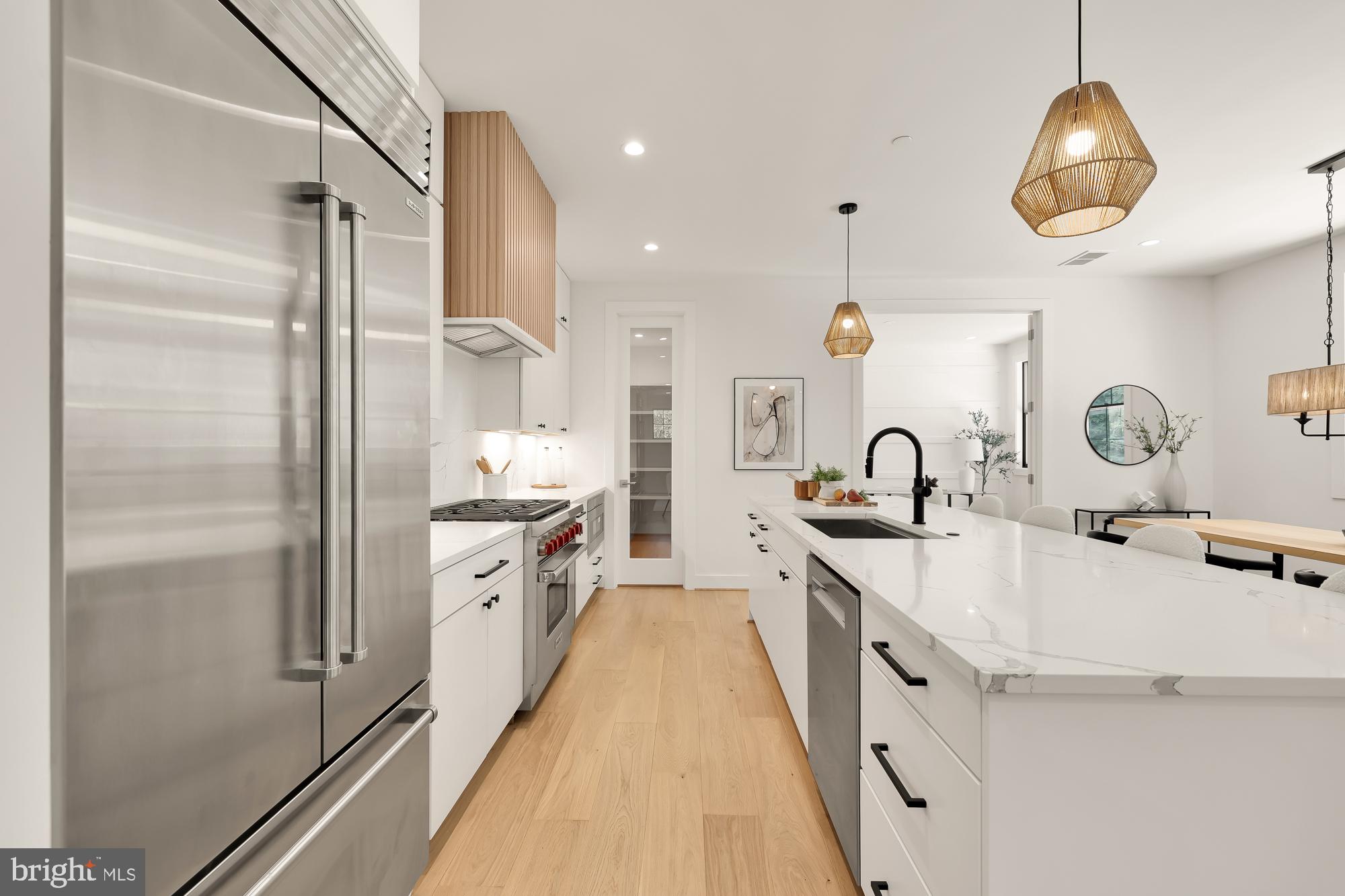 Real estate listing preview #16