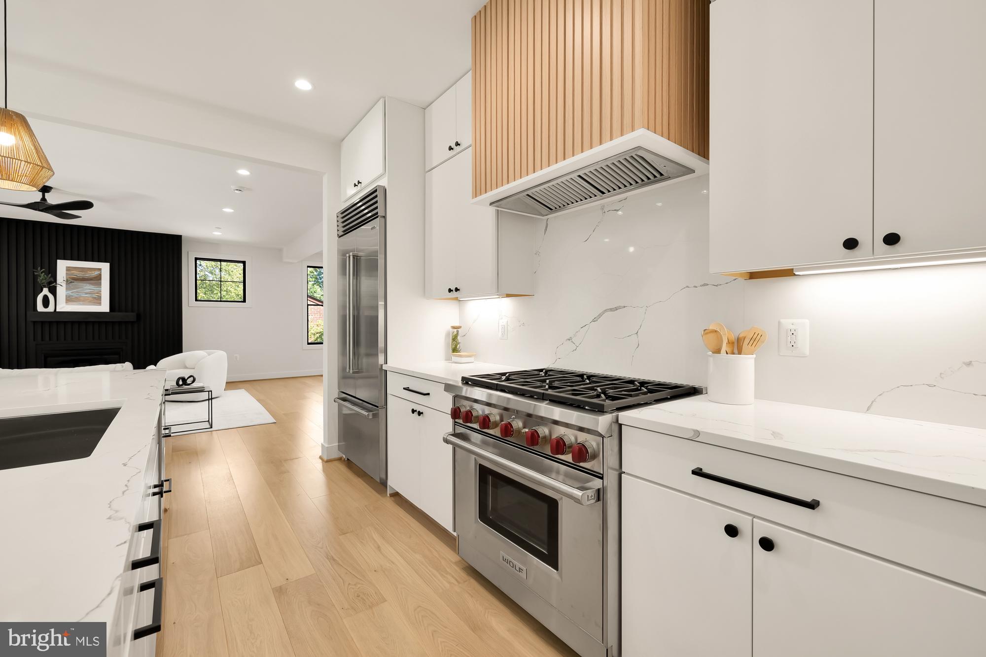 Real estate listing preview #18