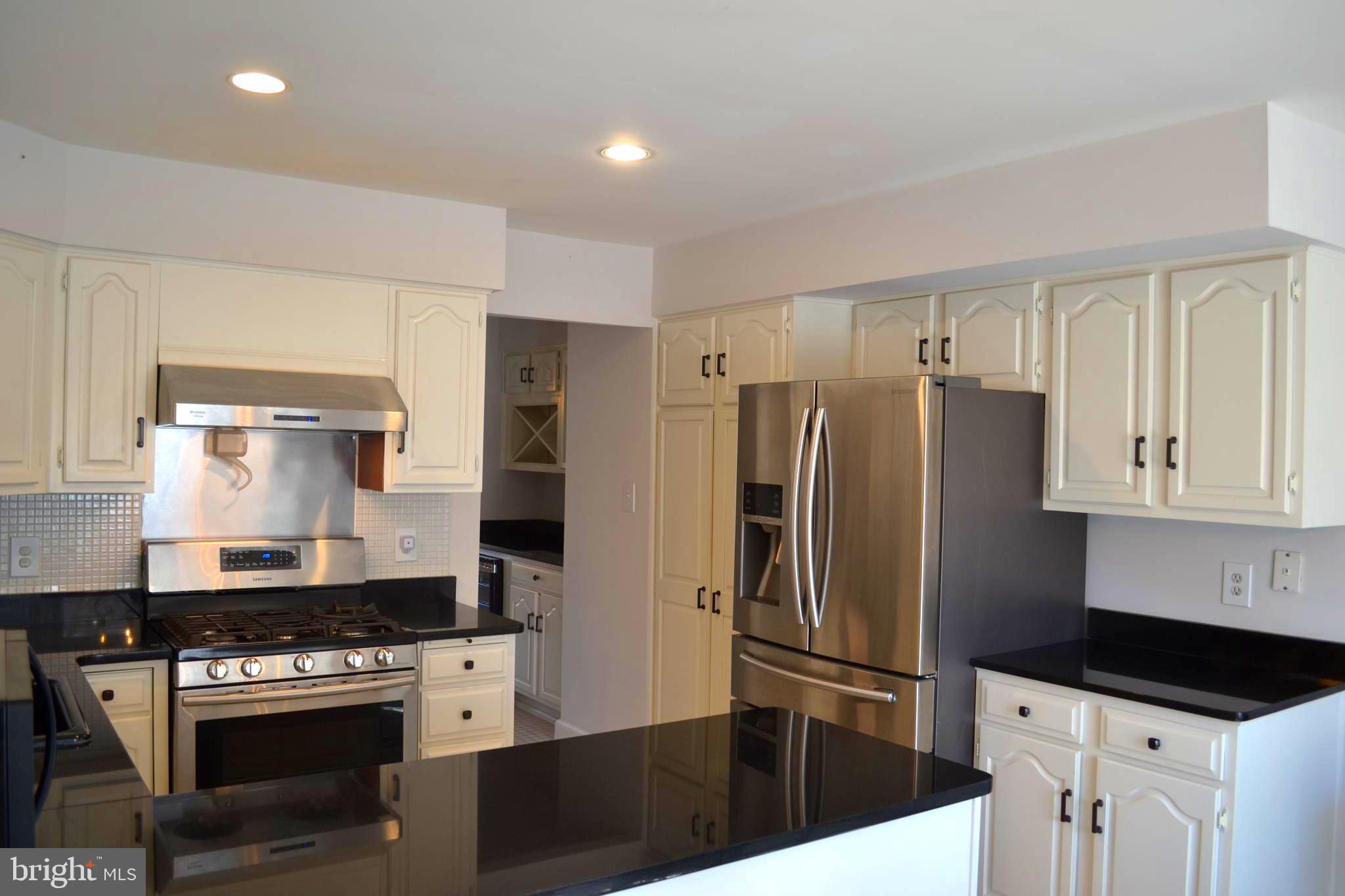 Real estate listing preview #8