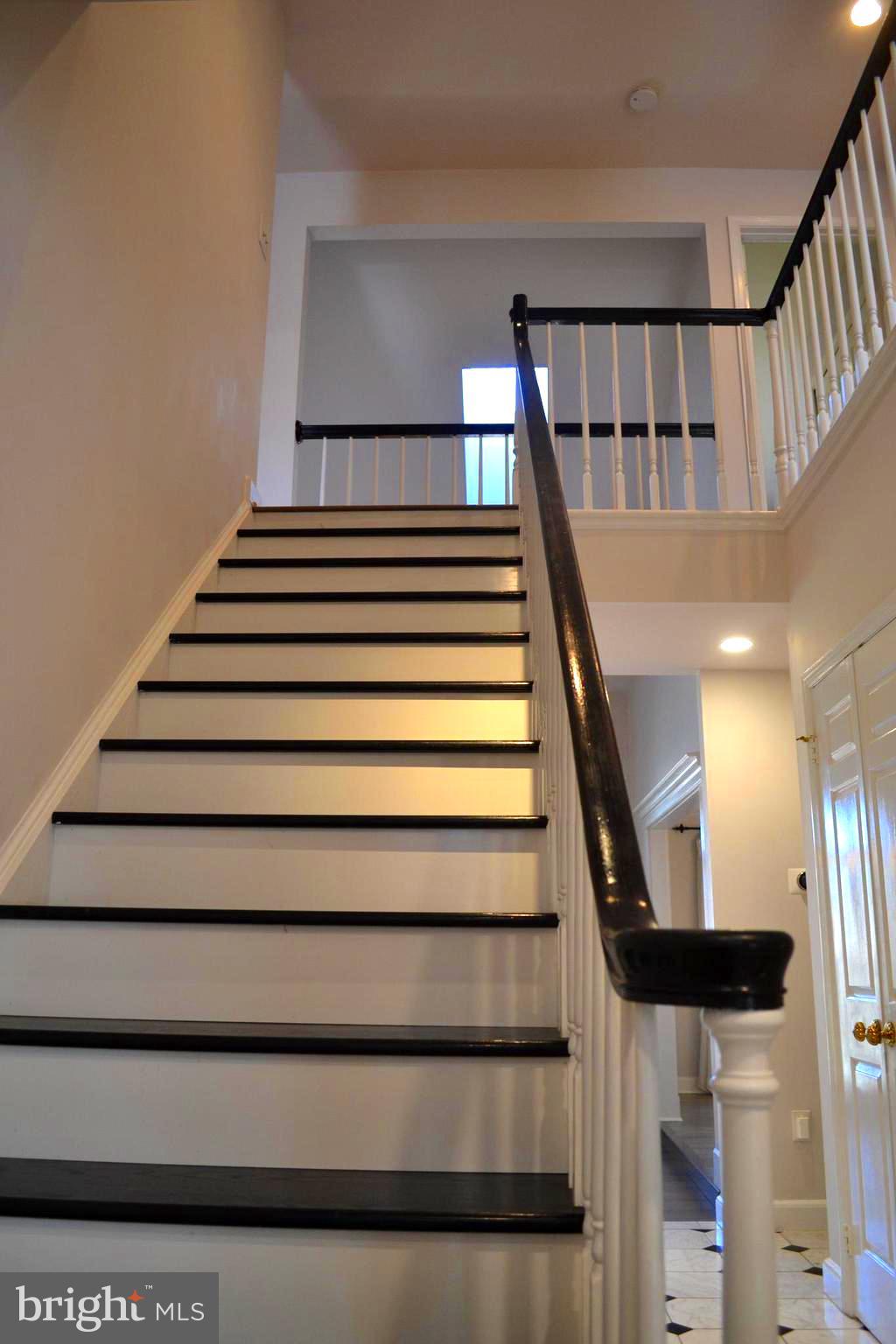 Real estate listing preview #14