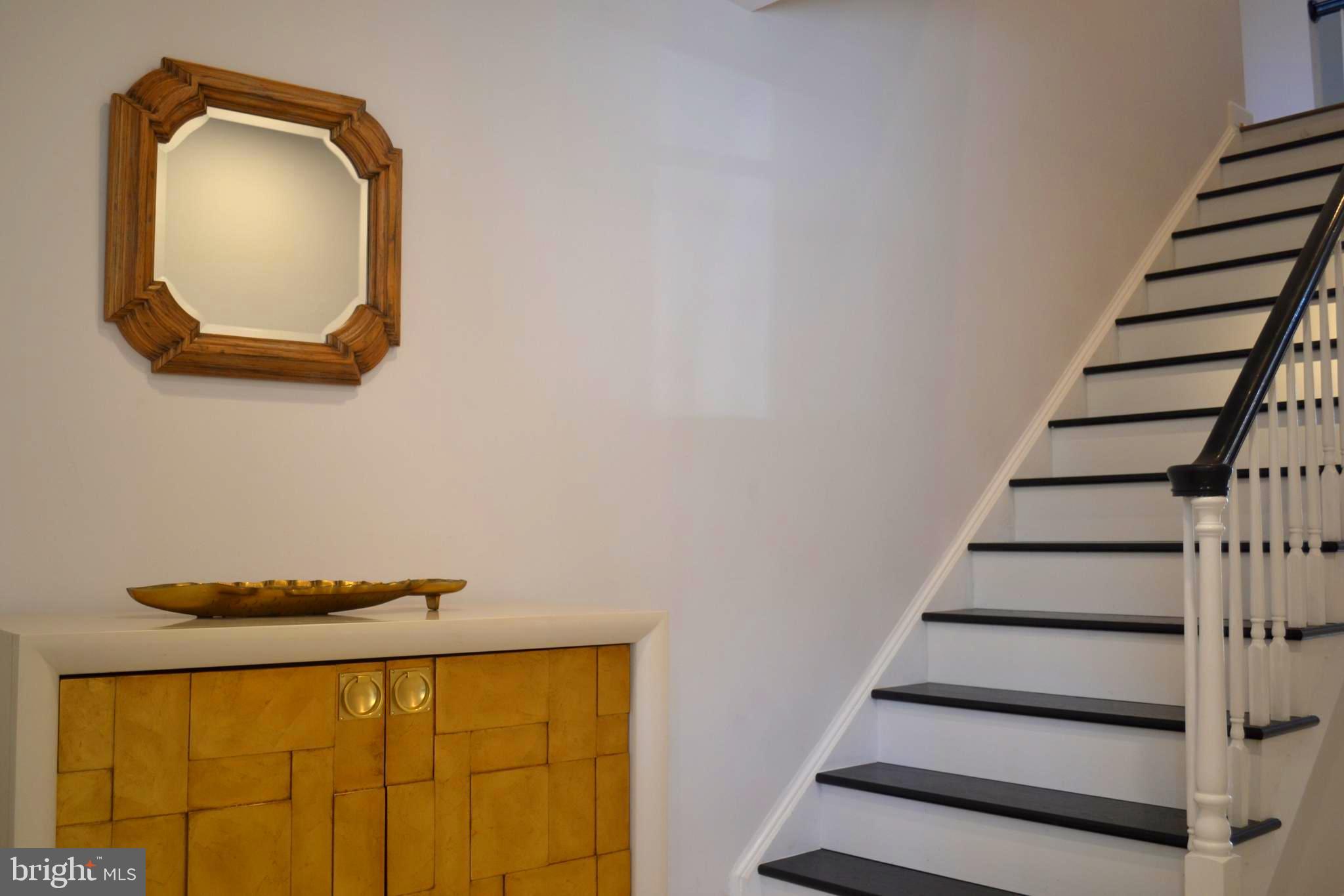 Real estate listing preview #2