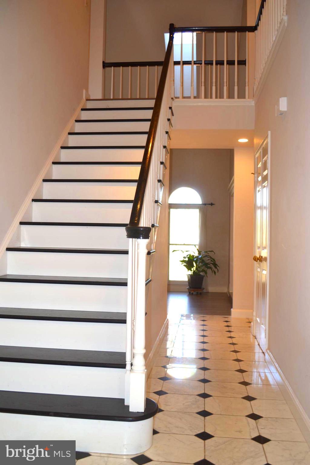 Real estate listing preview #3