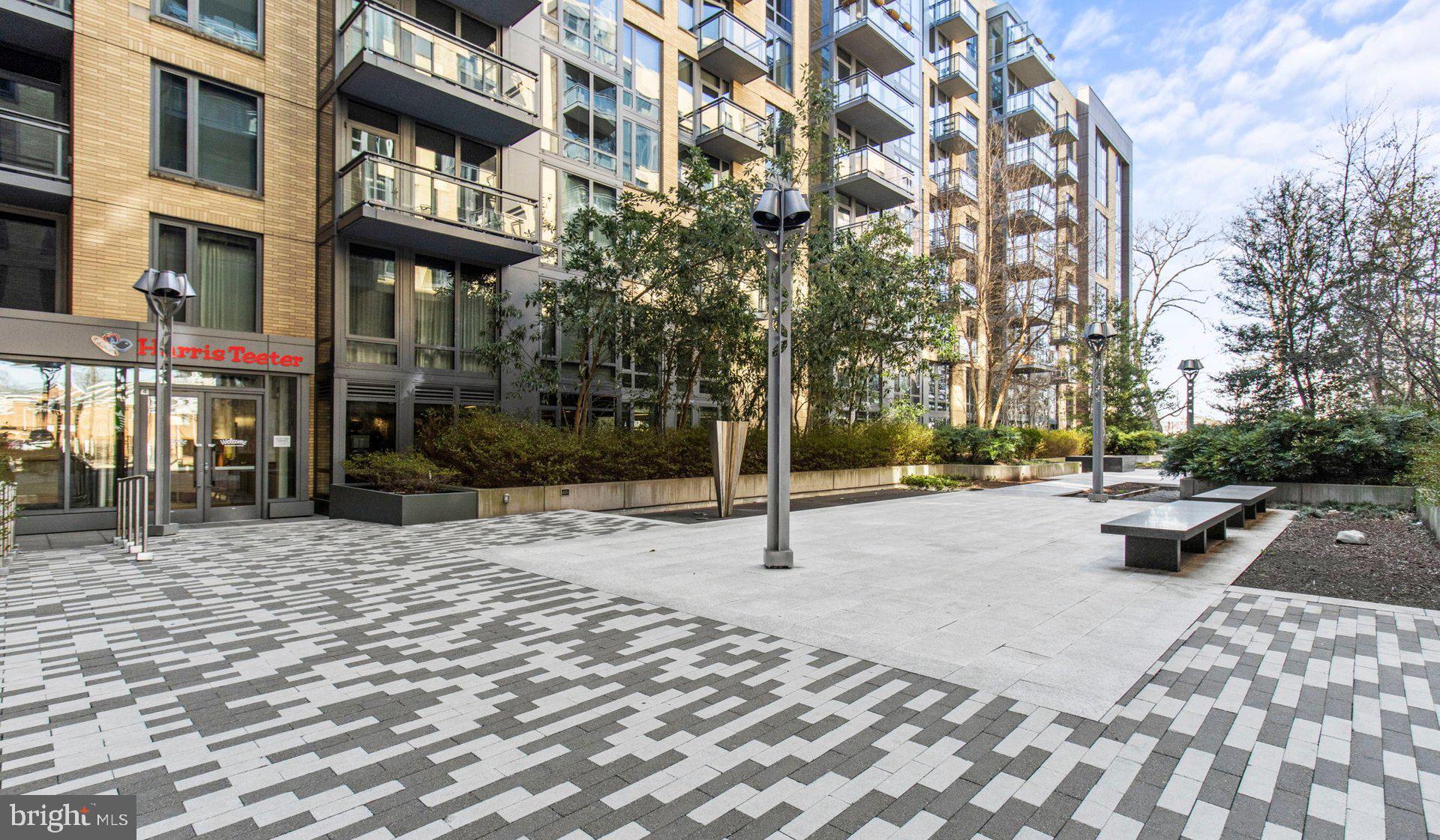 Real estate listing preview #24