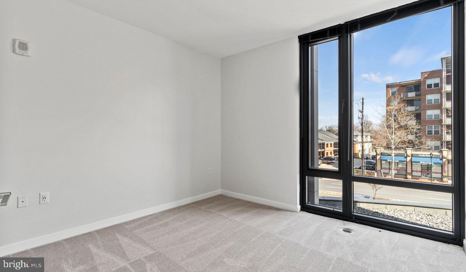 Real estate listing preview #114