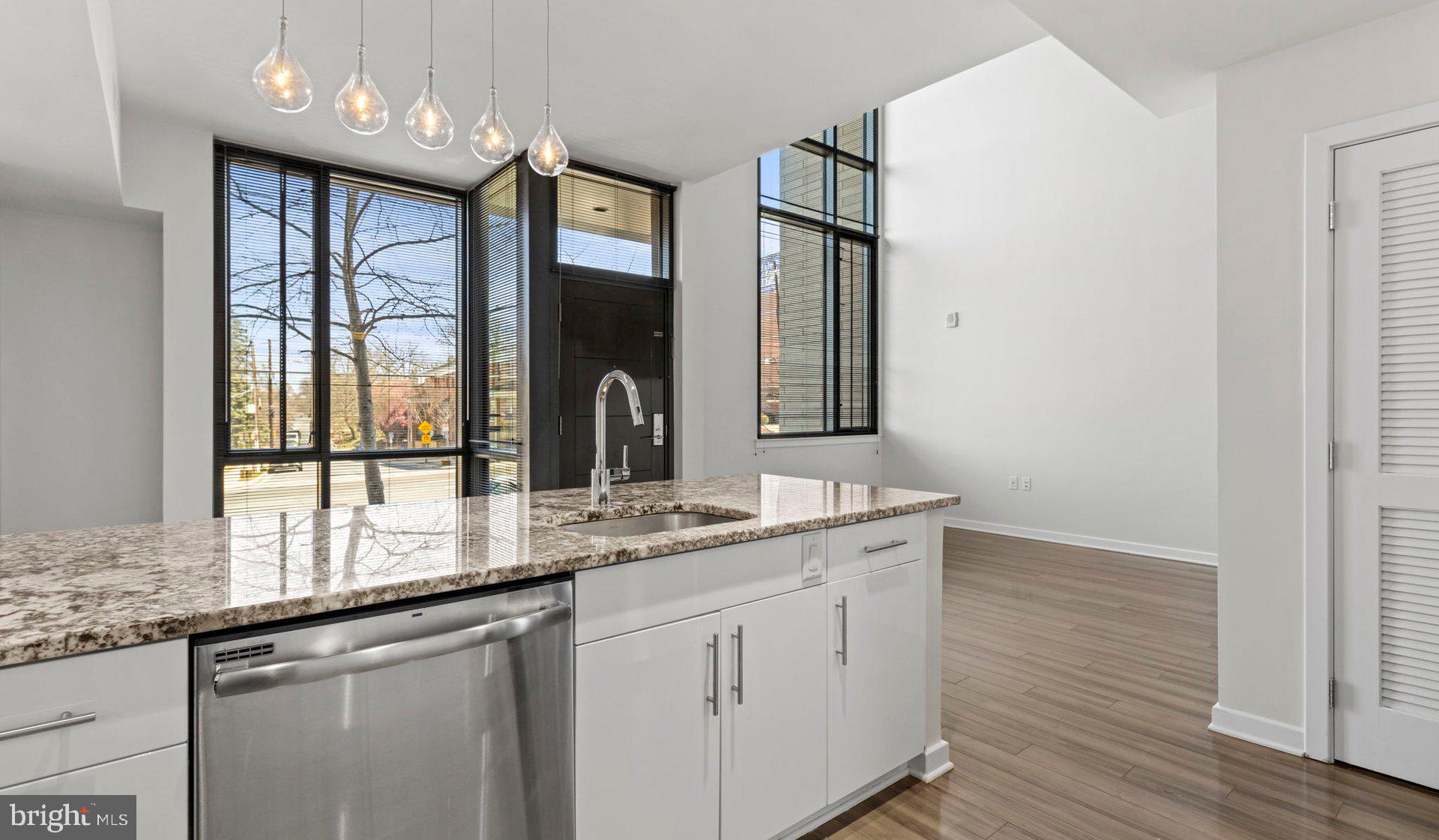 Real estate listing preview #5