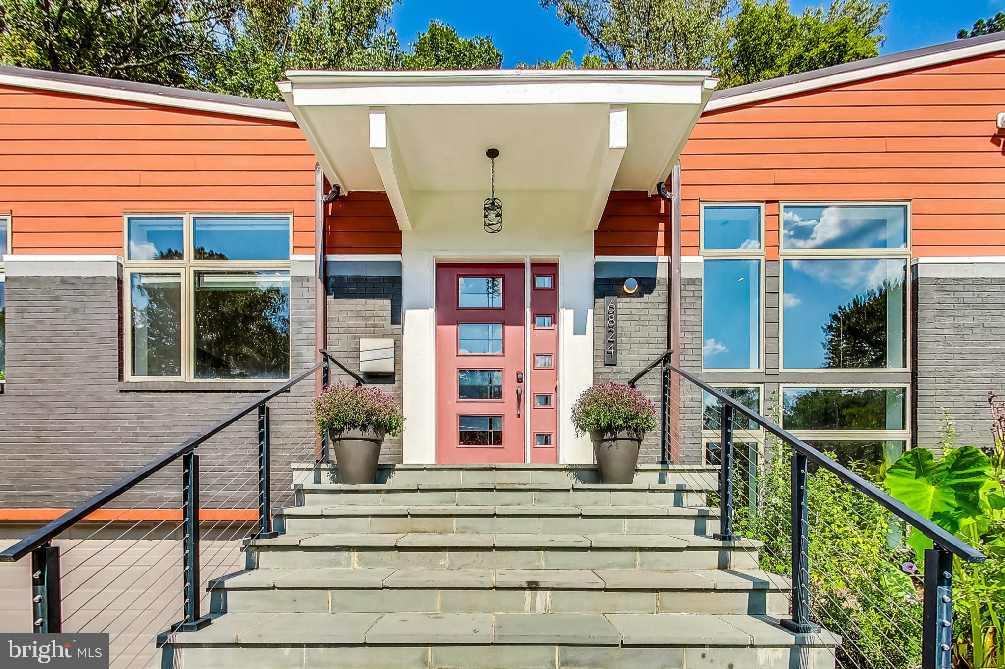 Real estate listing preview #4