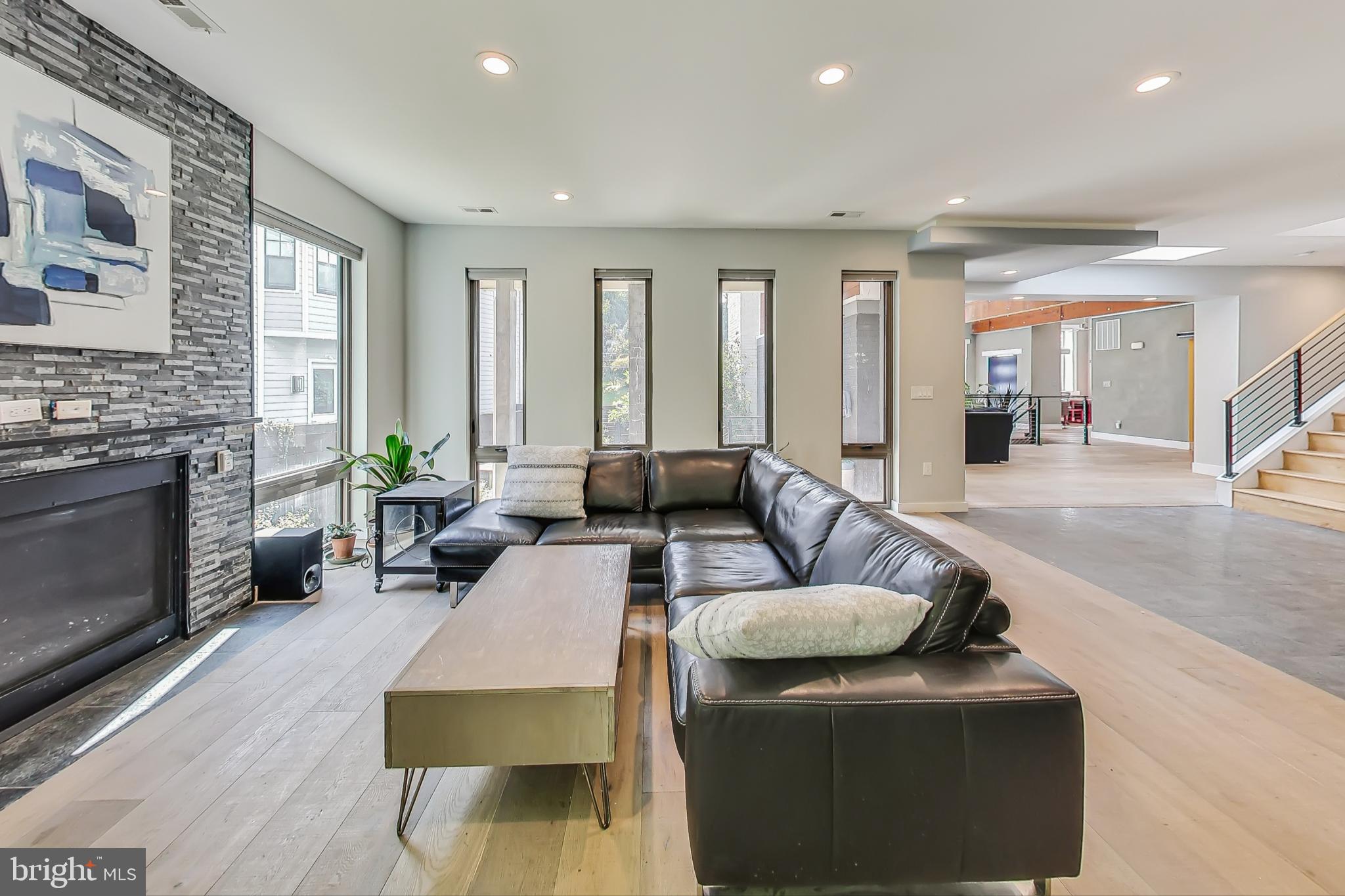 Real estate listing preview #17